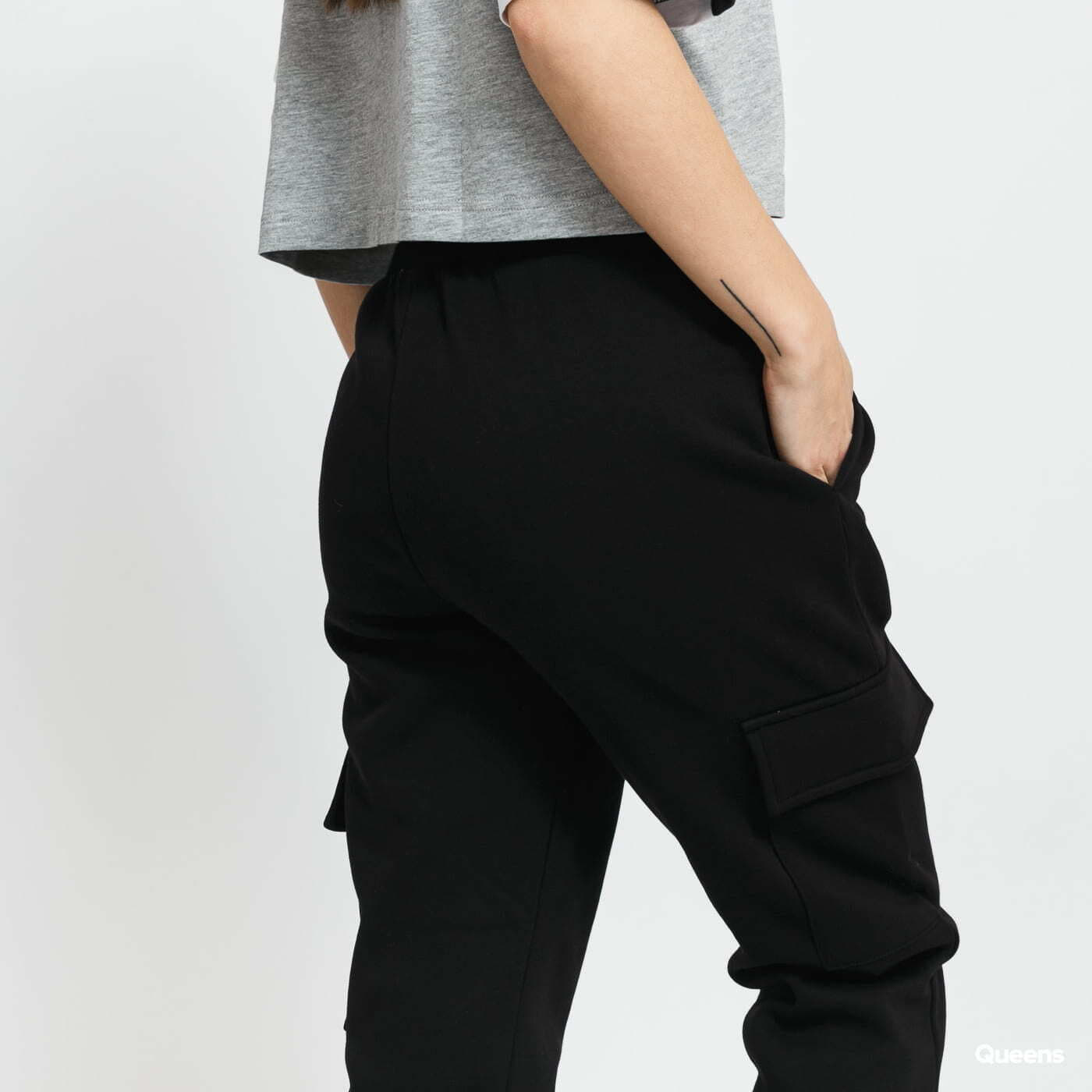 Tepláky Urban Classics Ladies Cargo sweat Pants Black