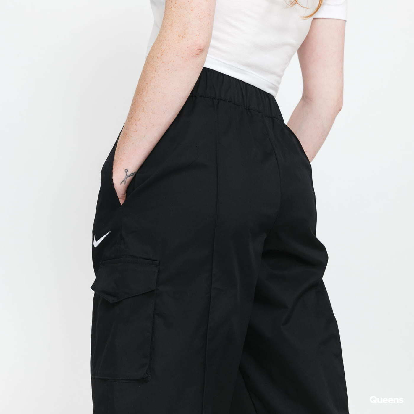 Cargo pants Nike Sportswear Essential Woven High-Rise Pant Black