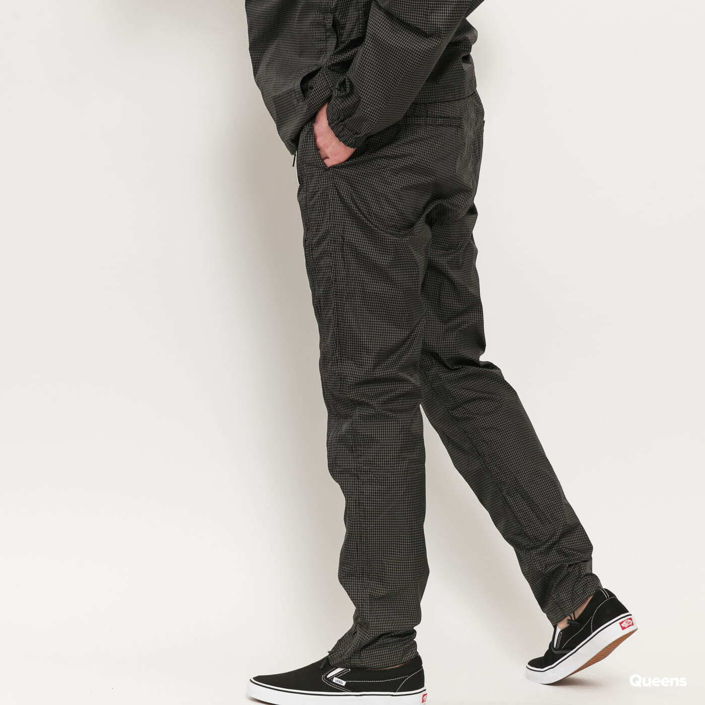 Nylon Trainingshose PLEASURES Brick Tech Track Pant Black/ White
