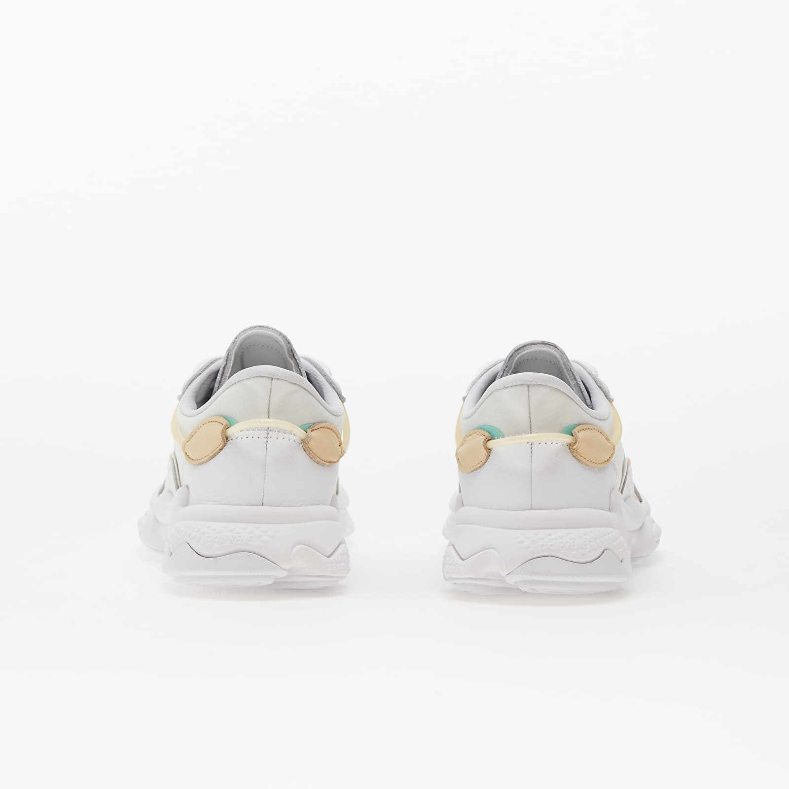 Naisten lenkkarit ja kengät adidas Originals Ozweego W Ftw White/ Pulse Mint/ Sand Strata