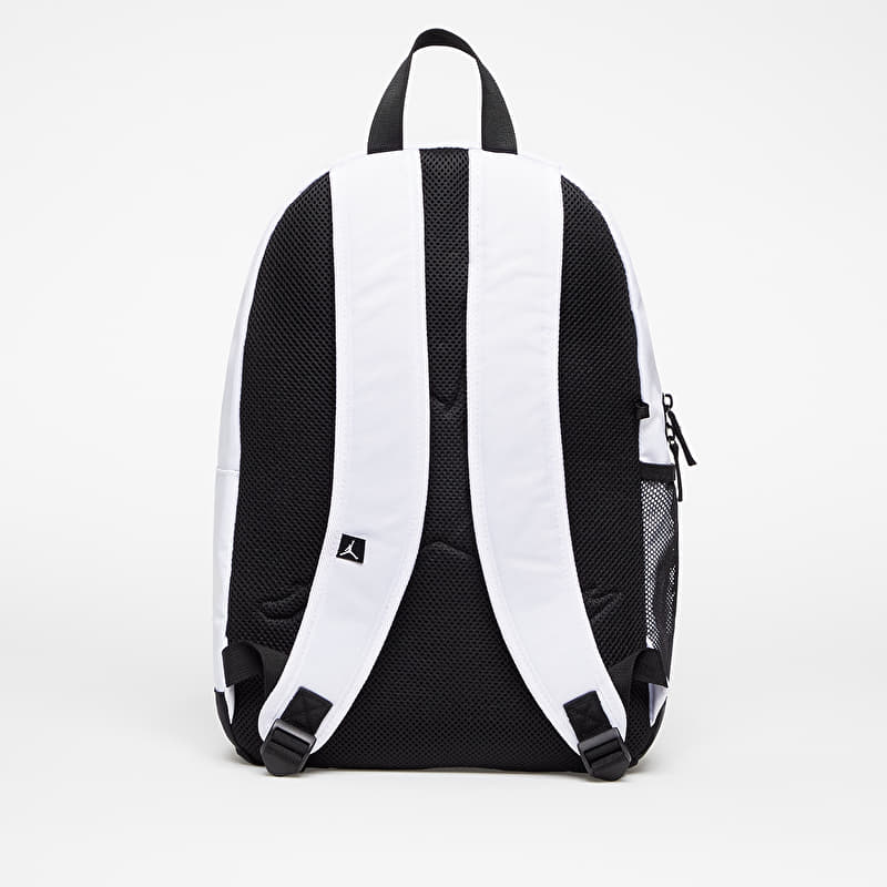nike air white backpack Heritage (25L) while the front zip pocket provides quick access to smaller things you want close at hand Jordan Air Patrol Backpack White