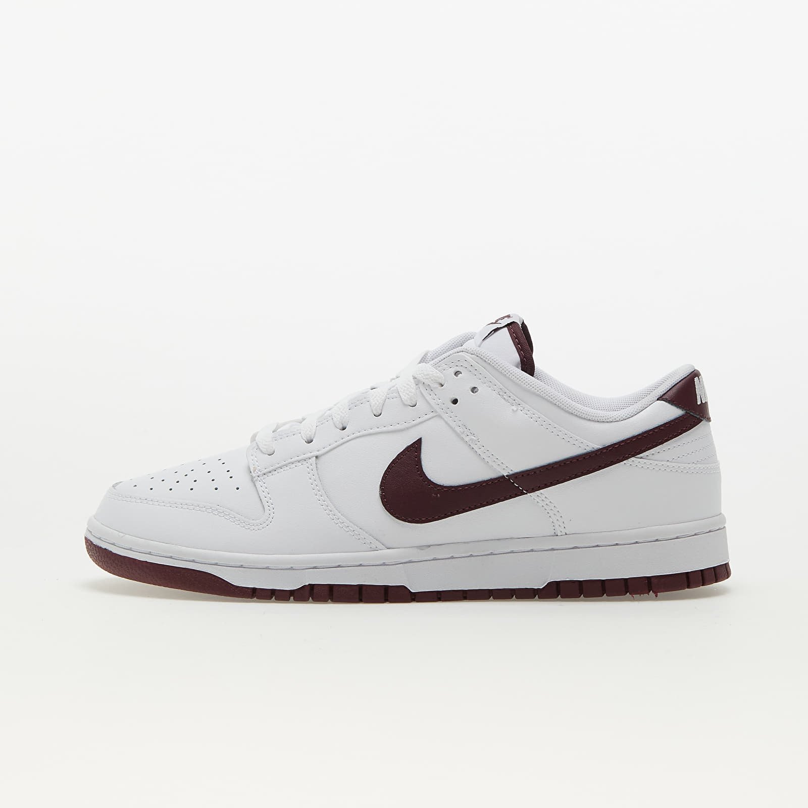 Încălțăminte și sneakerși pentru bărbați Nike Dunk Low Retro White/ Night Maroon-White