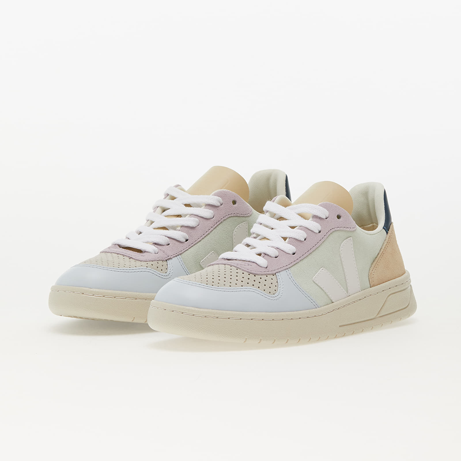 Women's sneakers and shoes Veja V-10 Suede Jade White/ Multico