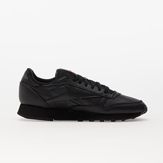 Reebok total black new arrivals