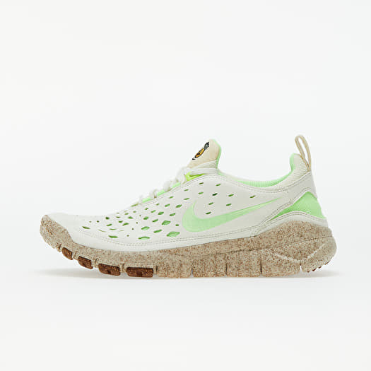 Nike free luxe deals
