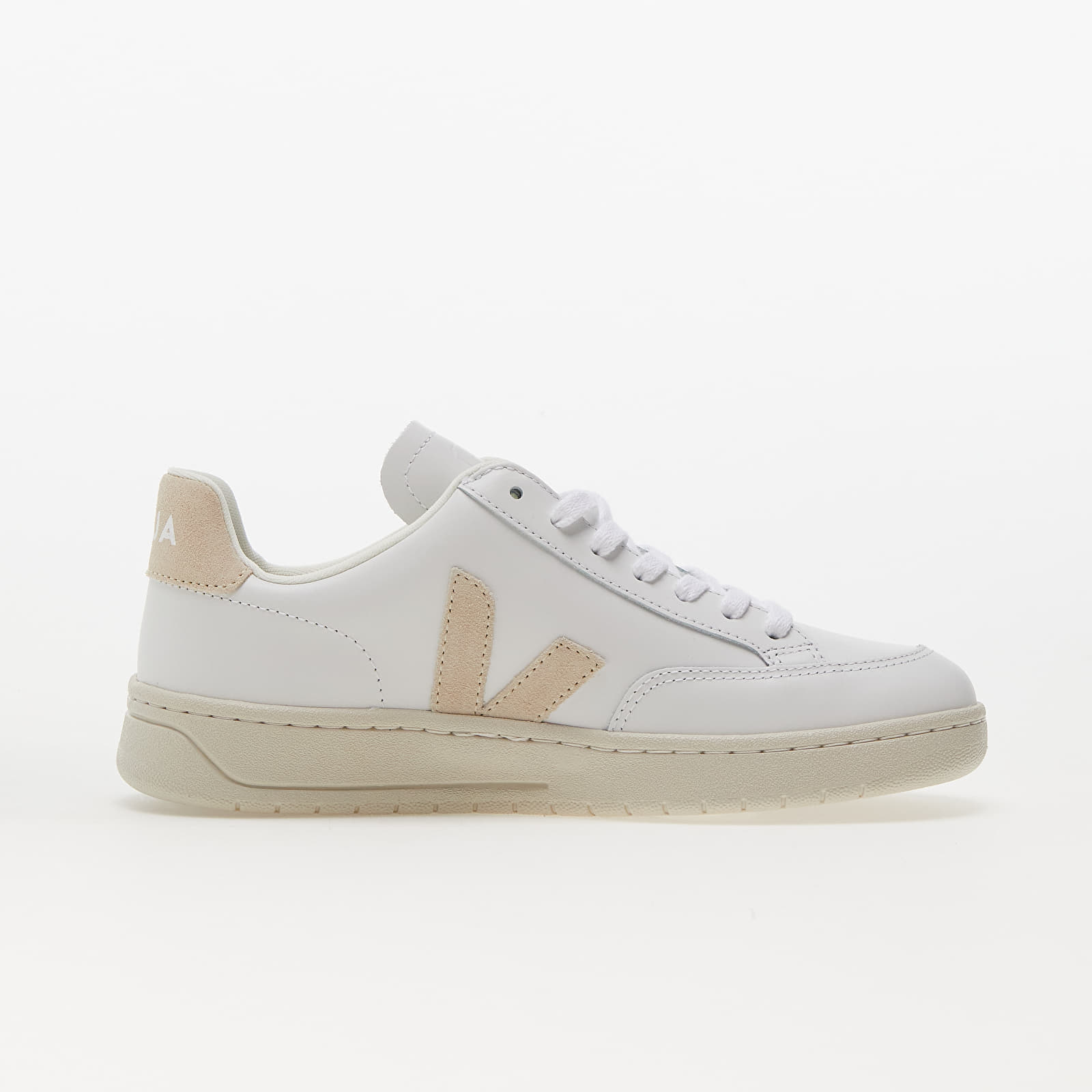 Sneakers och skor för kvinnor Veja V-12 Leather Extra White/ Sable