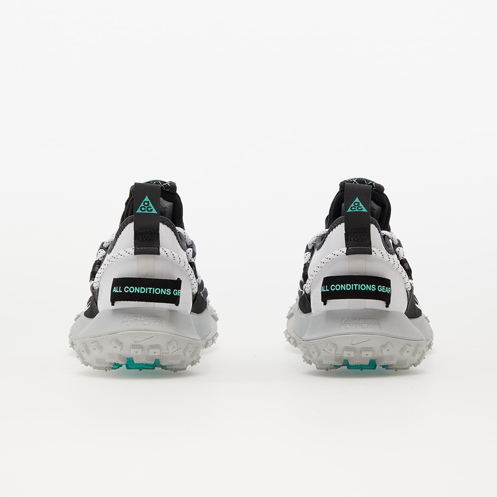 Férfi tornacipők és cipők Nike ACG Mountain Fly Low Se White/ Black-Anthracite-Grey Fog