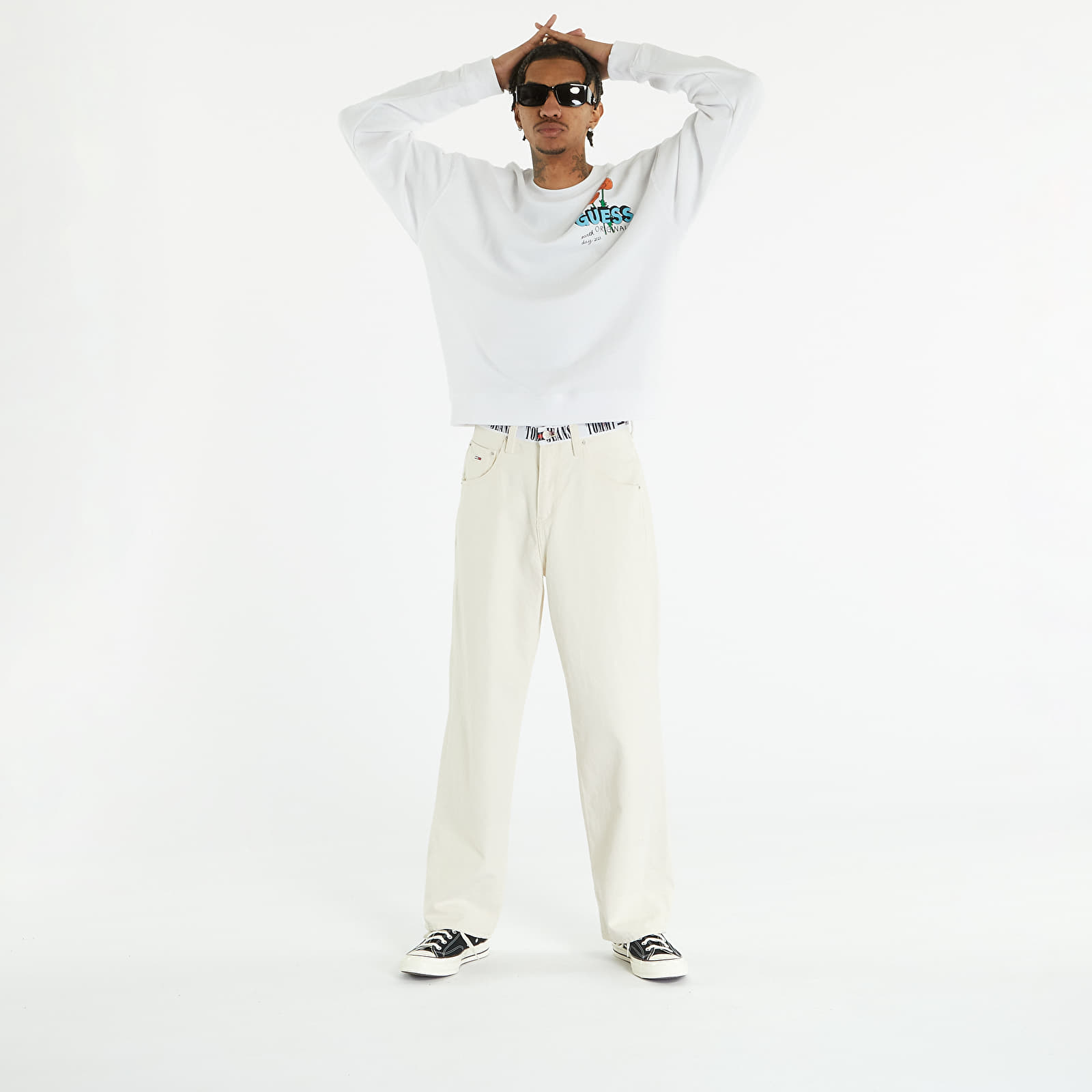 Mikiny GUESS Go Earth Day Floral Crewneck Pure White