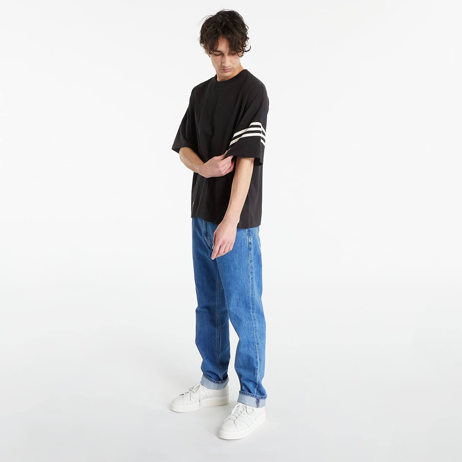 T-shirts adidas Originals Adicolor Neuclassics Short Sleeve Tee Black |  Queens