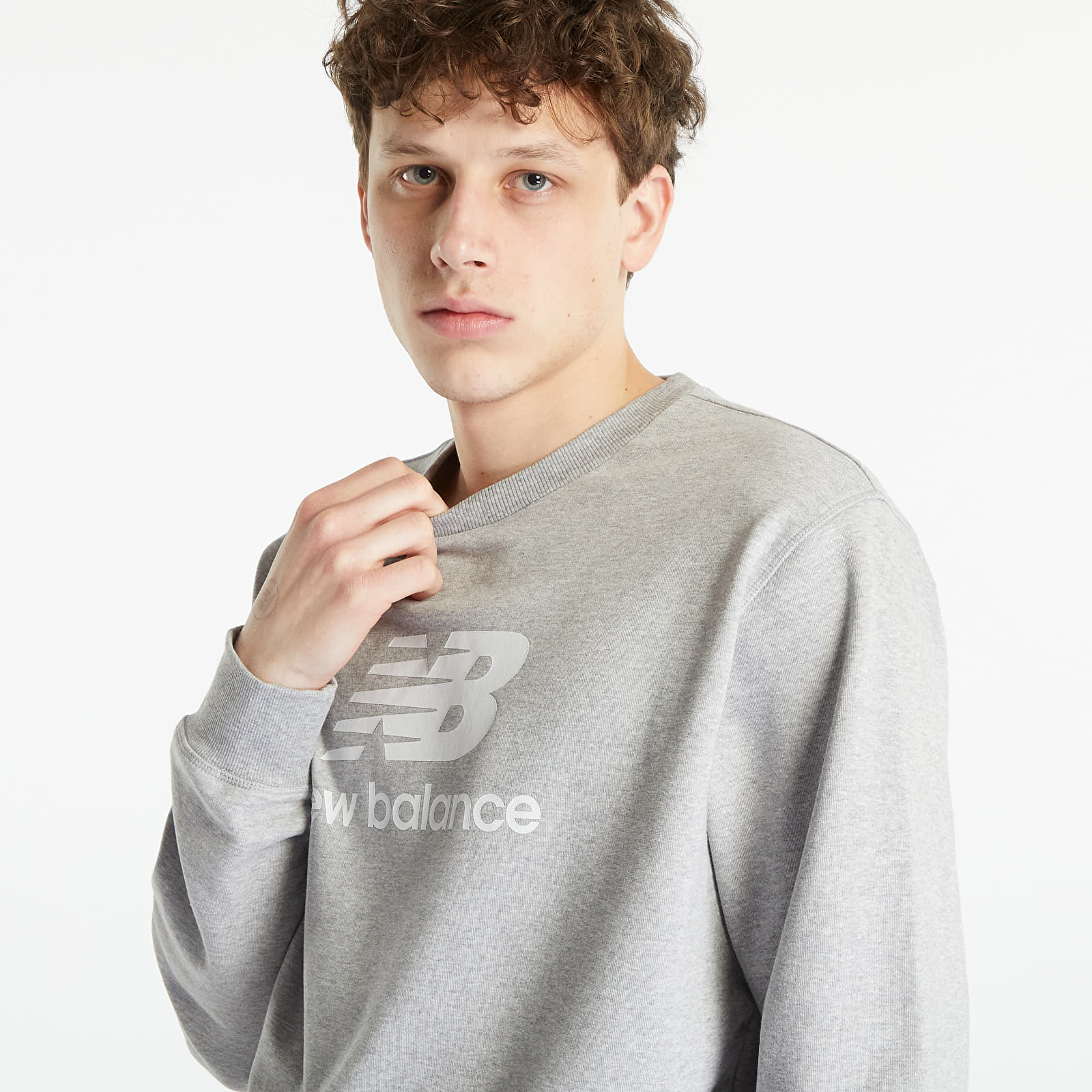 Mikiny New Balance Essentials Stacked Logo French Terry Crewneck Athletic Grey