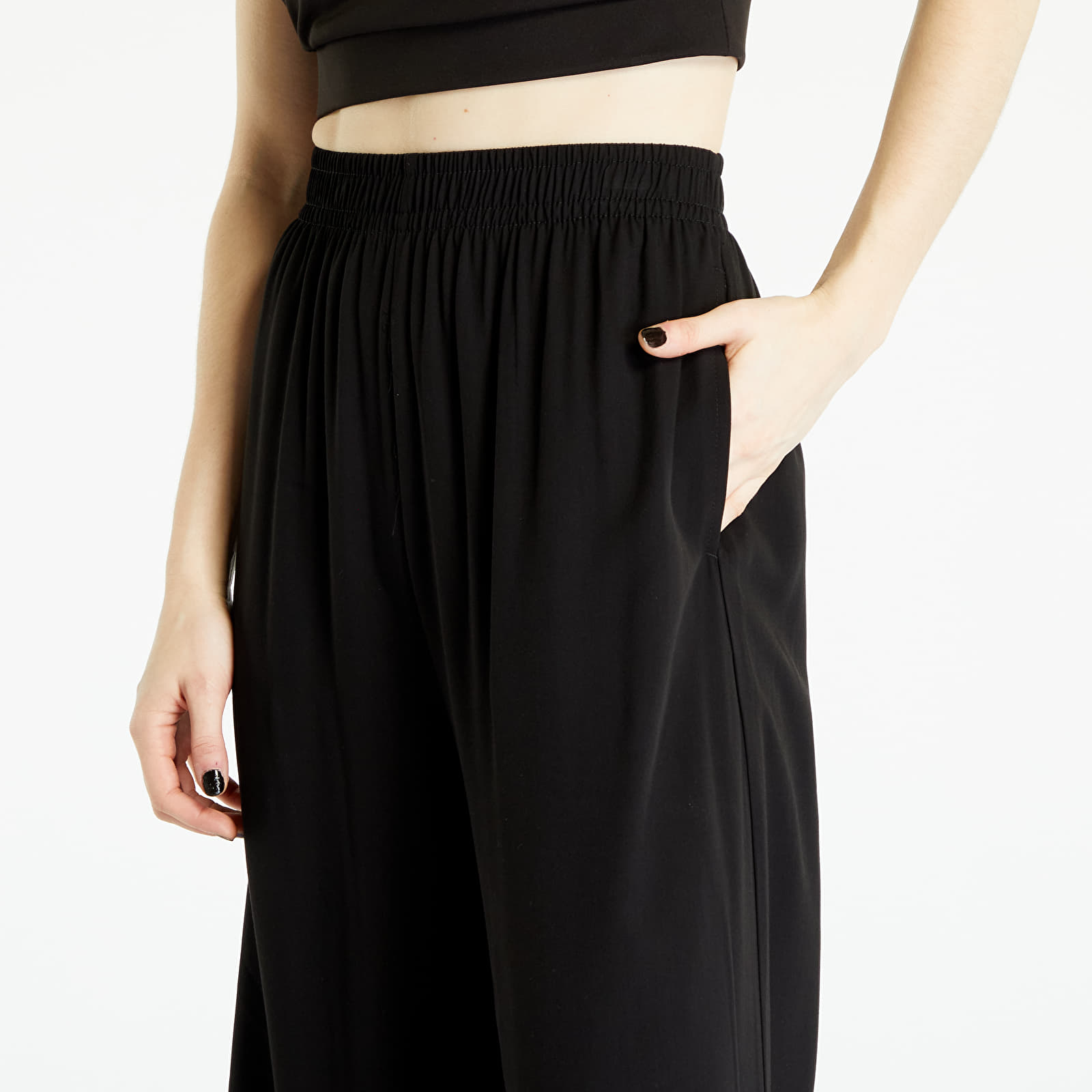 Džíny a kalhoty Urban Classics Ladies Wide Leg Viscose Pants Black