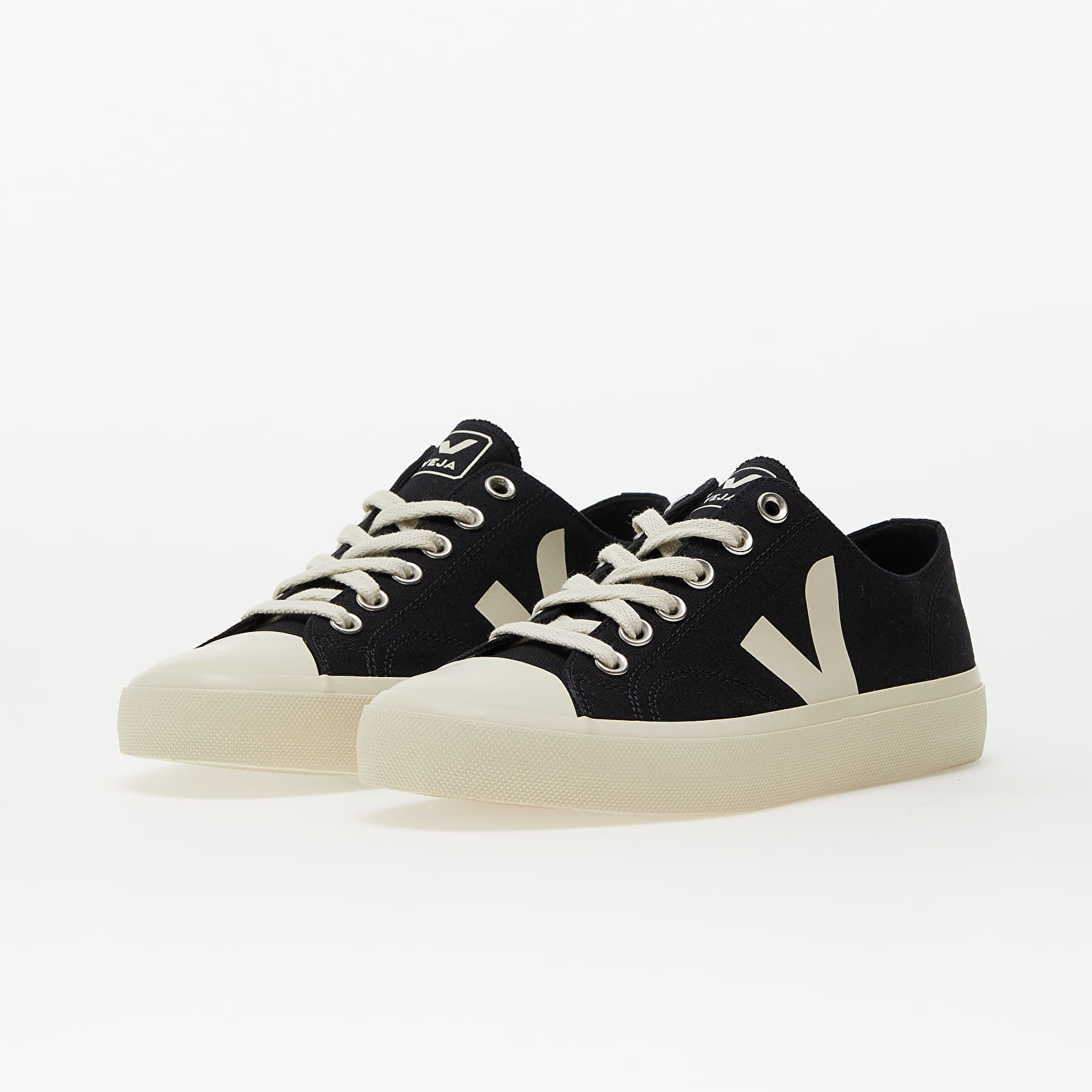 Women's sneakers and shoes Veja Wata II Low Canvas W Black/ Pierre