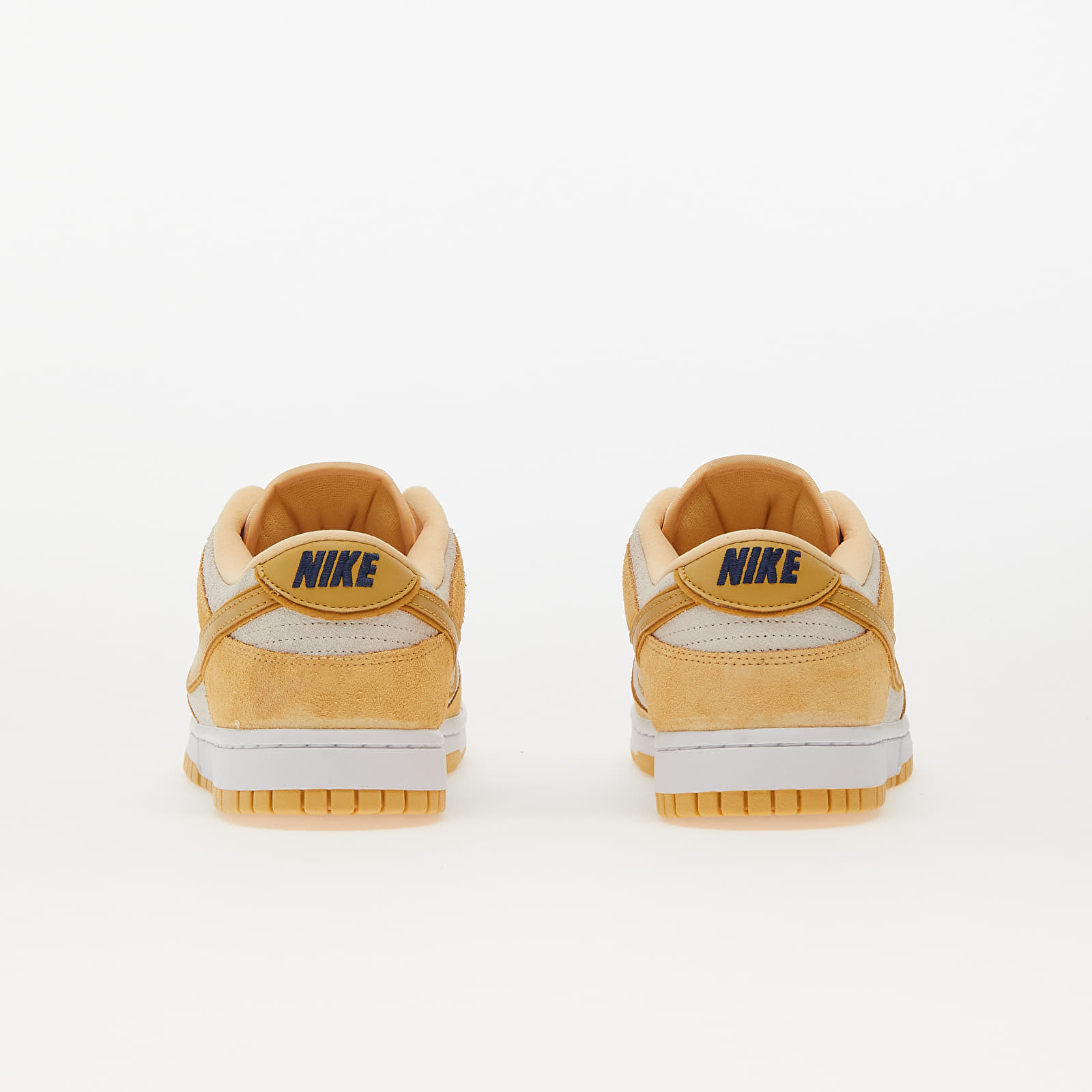 Sneakers und Schuhe für Frauen Nike W Dunk Low LX Celestial Gold/ Wheat Gold-Sail