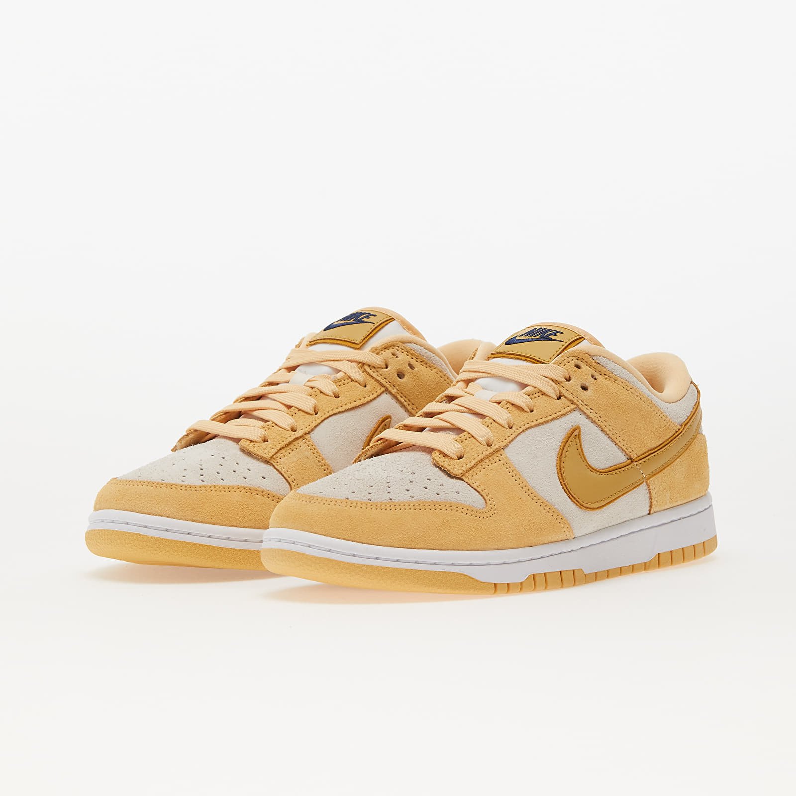 Sneakers und Schuhe für Frauen Nike W Dunk Low LX Celestial Gold/ Wheat Gold-Sail