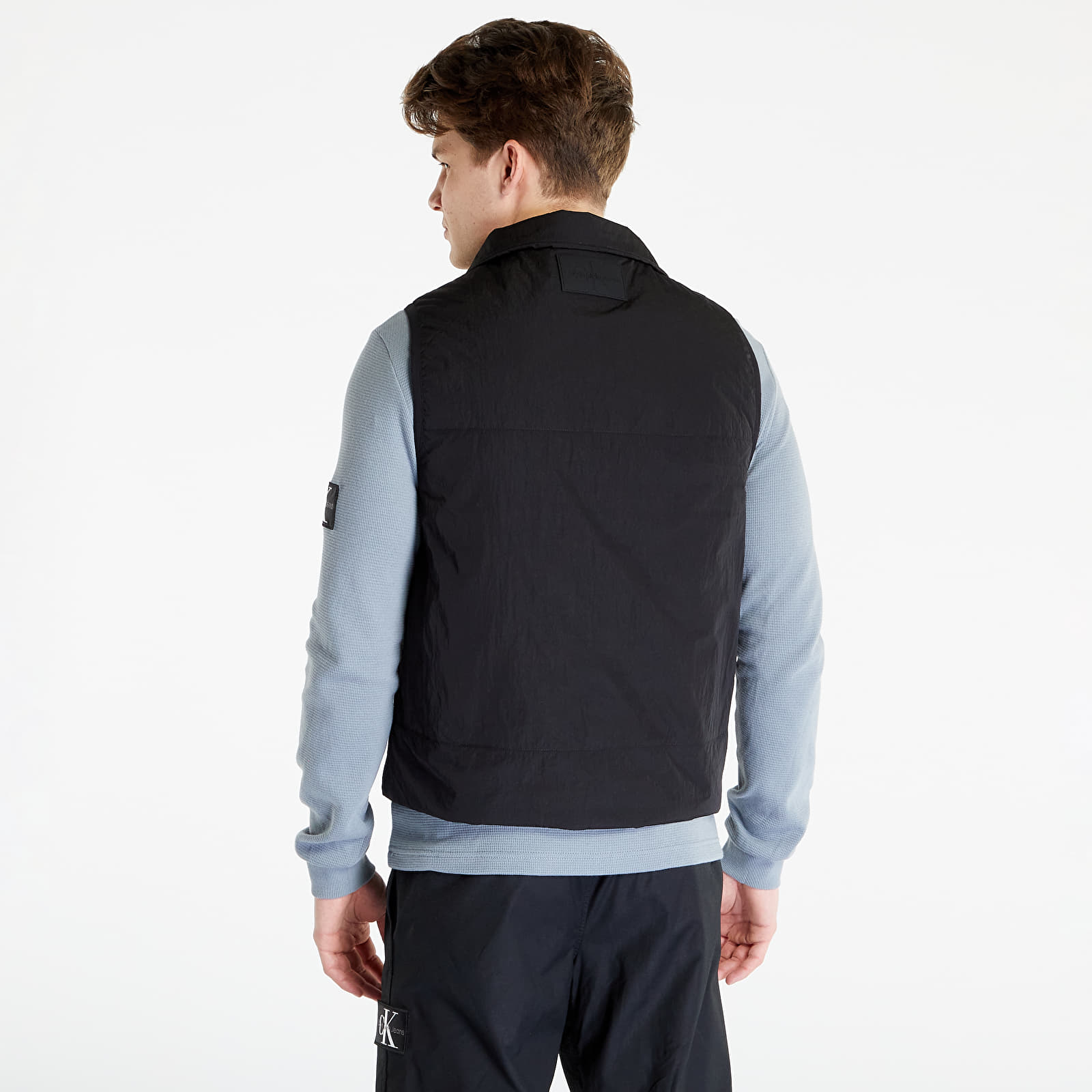 Vesty CALVIN KLEIN JEANS Badge Crinkle Nylon Vest Black