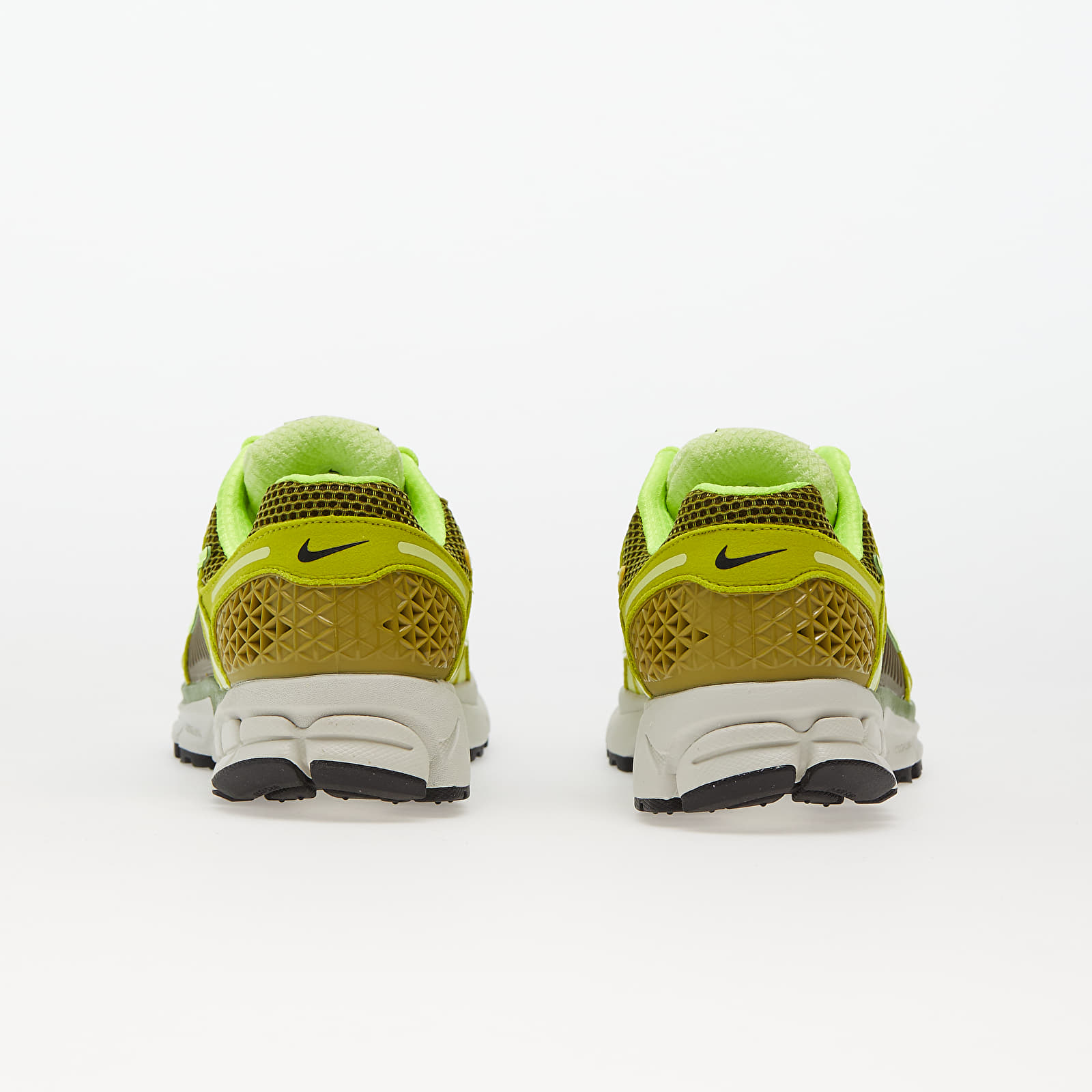 Damesschoenen Nike W Zoom Vomero 5 Olive Flak/ Volt-Moss-Lt Lemon Twist
