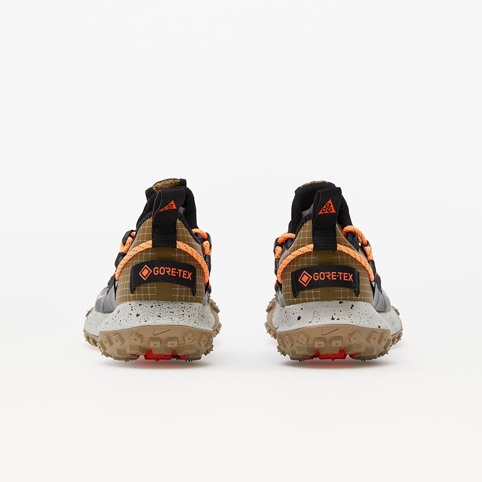 Adidași și pantofi pentru bărbați Nike ACG Mountain Fly Low GORE-TEX SE Hazel Rush/ Black-Khaki-Atomic Orange
