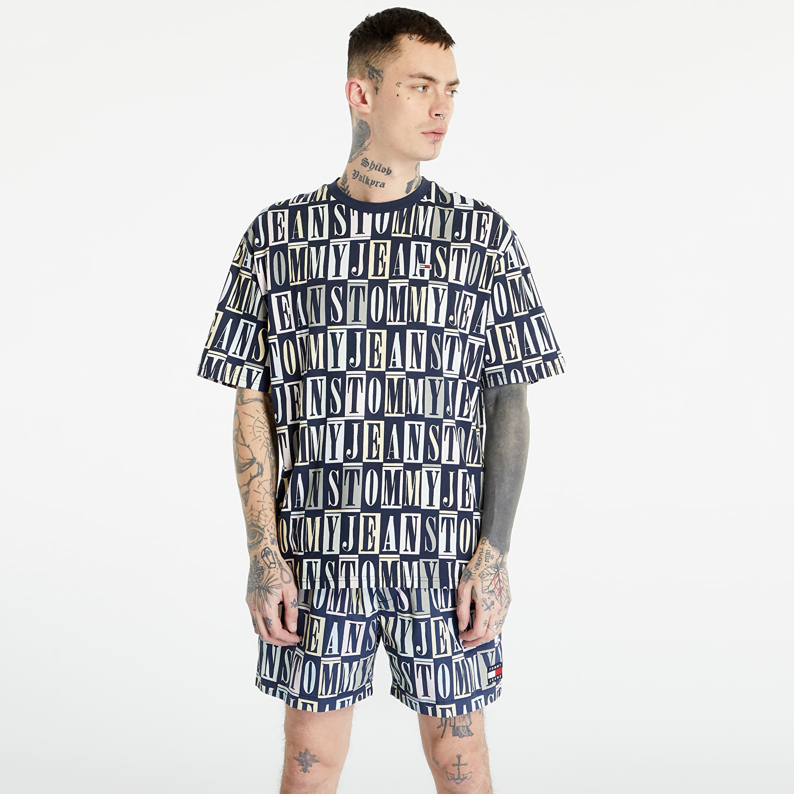 T-shirts TOMMY JEANS Oversized Tommy Aop T-Shirt Navy | Queens