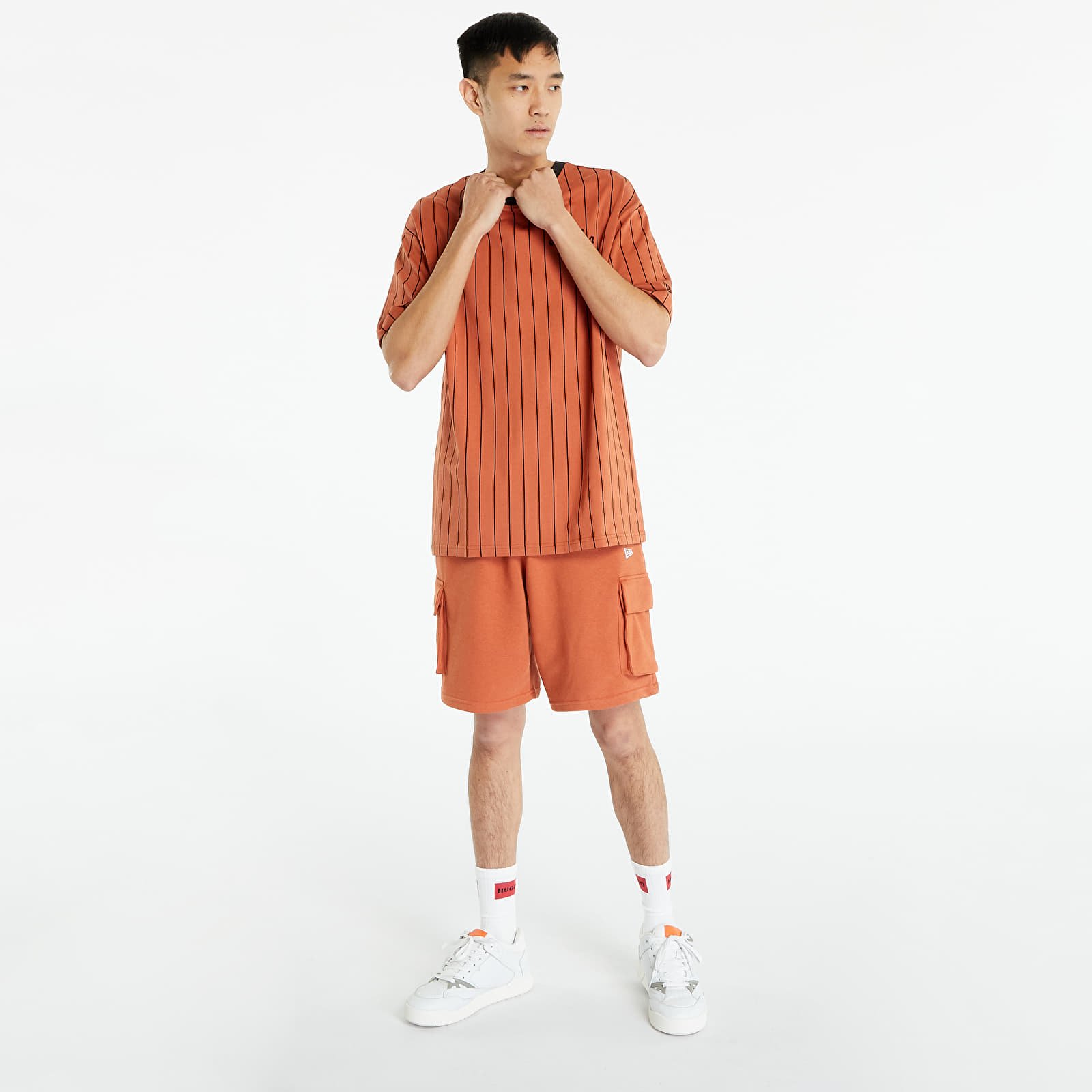 T-shirts New Era Pinstripe Oversized T-Shirt Medium Brown/ Black