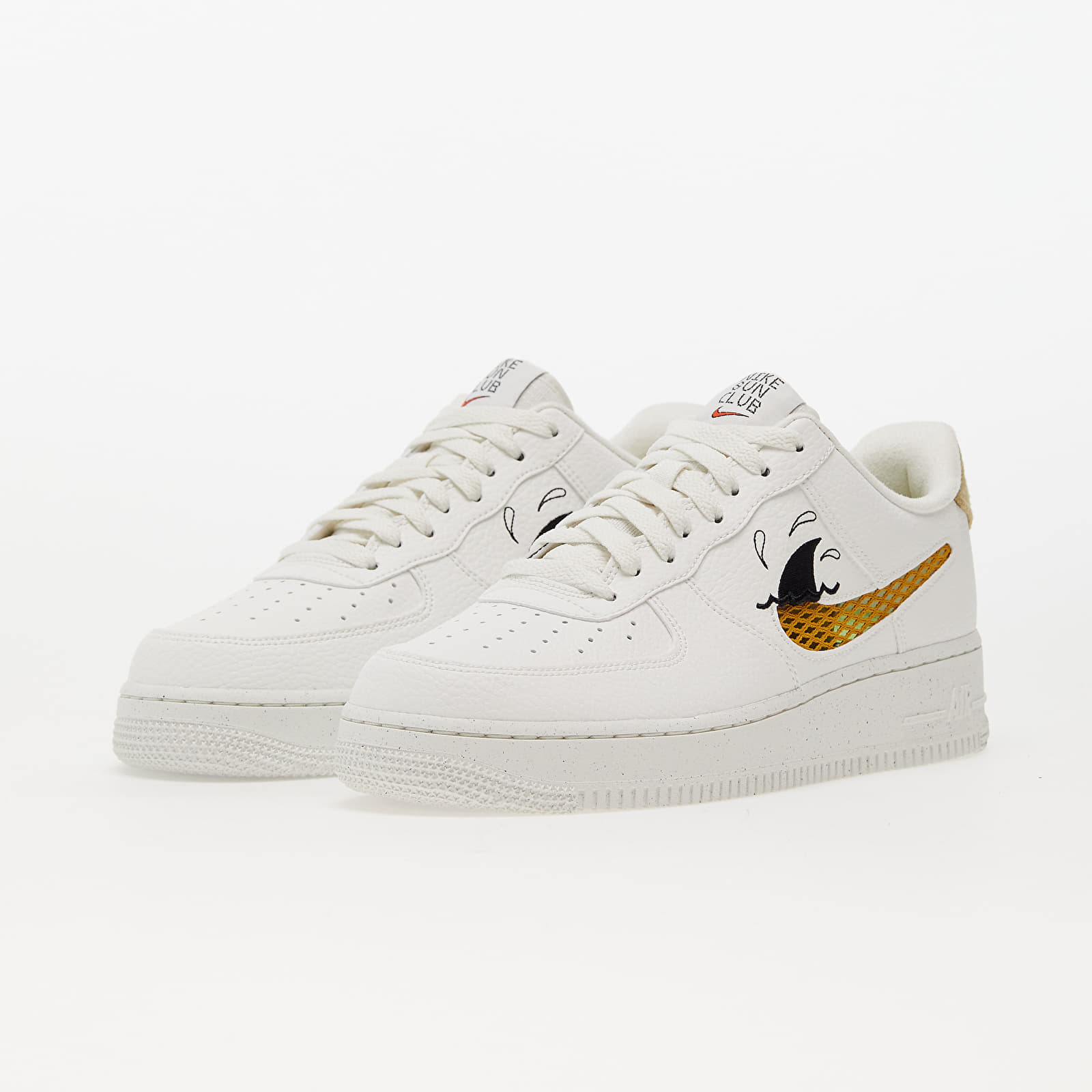 Adidași și pantofi pentru bărbați Nike Air Force 1 '07 LV8 Nn Sail/ Sanded Gold-Black-Wheat Grass