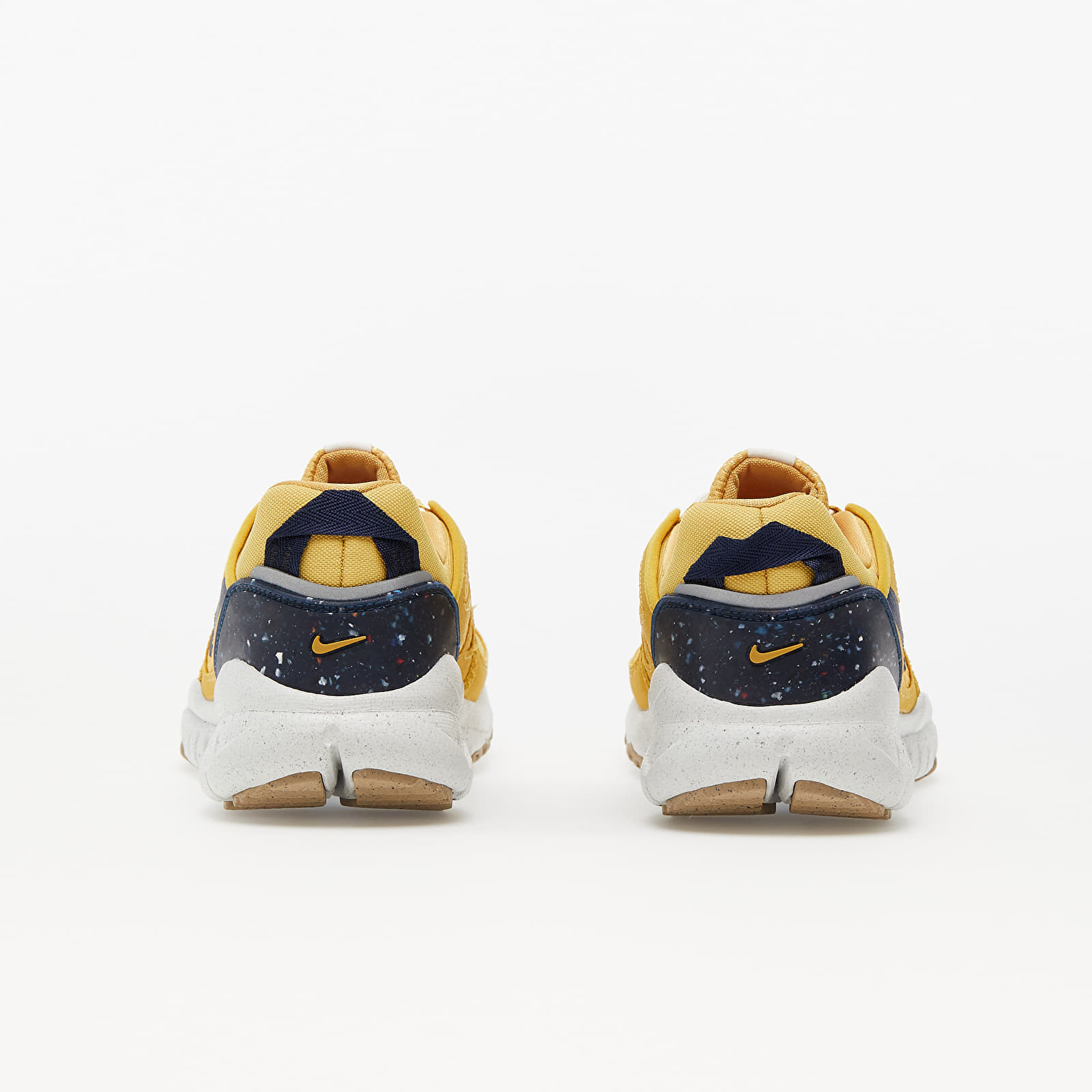 Men's sneakers and shoes Nike Free Terra Vista Sanded Gold/ Midnight Navy-Goldtone