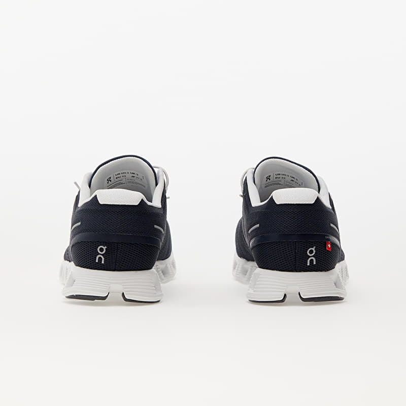 On M Cloud 5 Midnight/ White | Queens