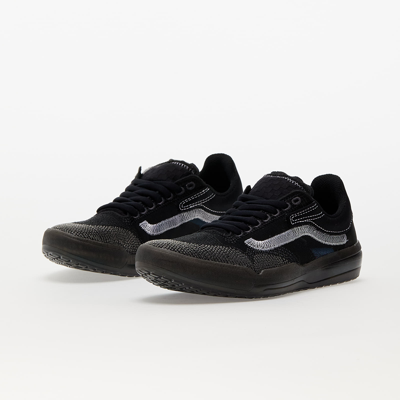 Men's sneakers and shoes Vans UltimateWaffle EXP Staple Black