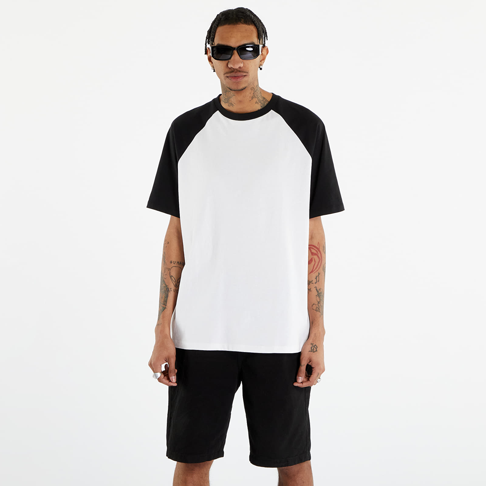 T-shirts Urban Classics Organic Oversized Raglan Tee White/ Black