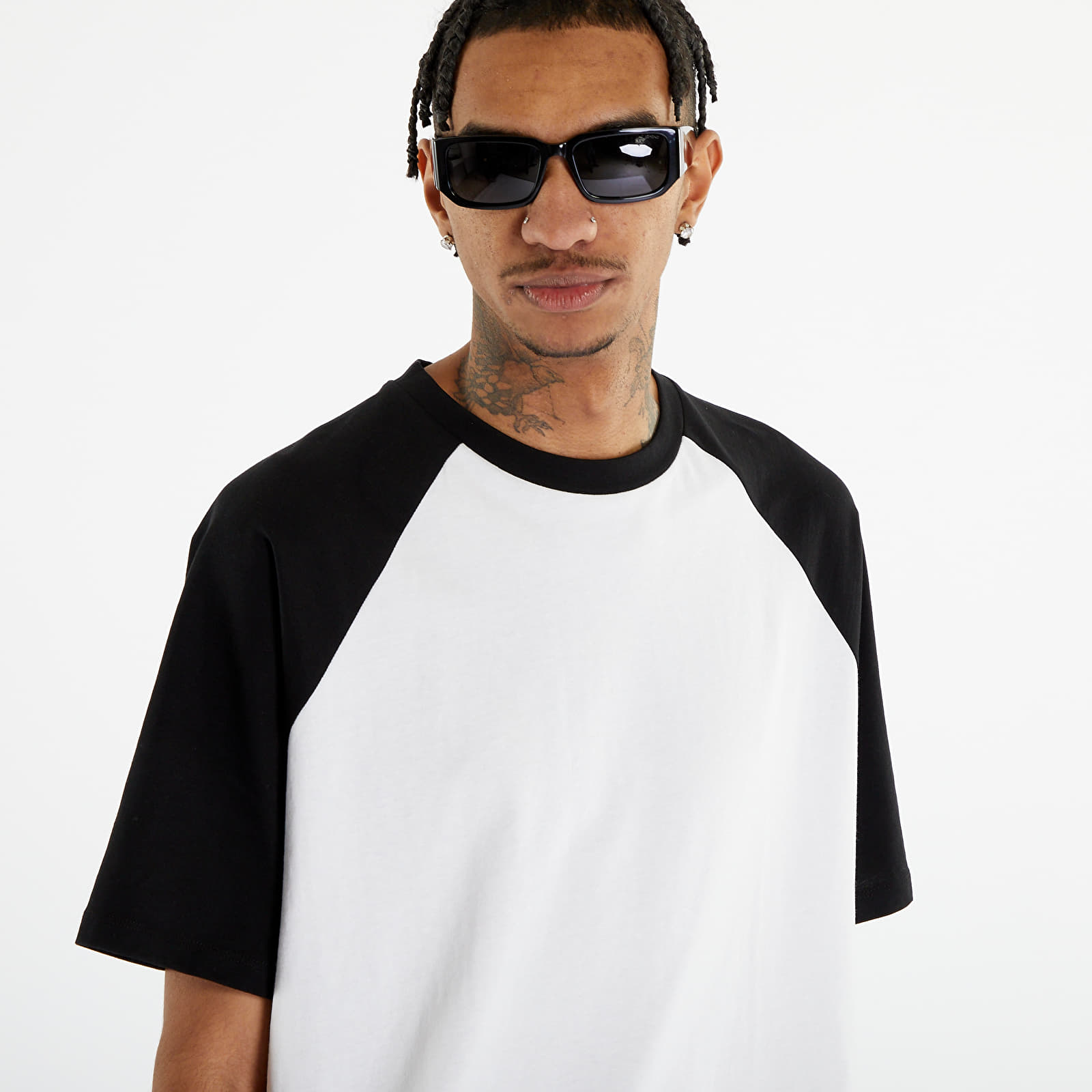 T-shirts Urban Classics Organic Oversized Raglan Tee White/ Black