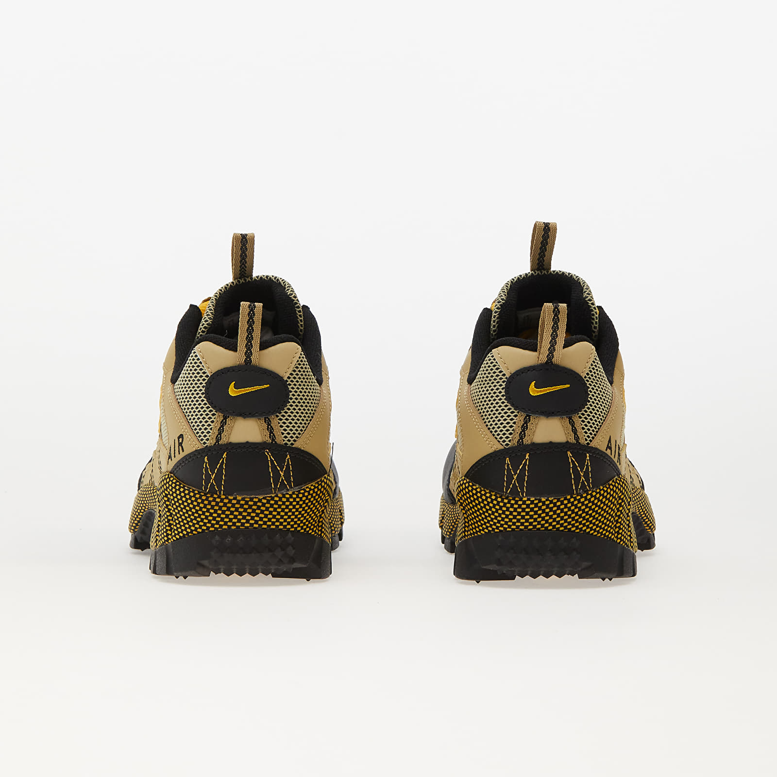 Turnschuhe und Schuhe für Männer Nike Air Humara Wheat Grass/ Yellow Ochre-Black
