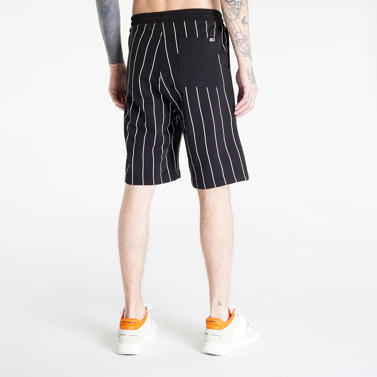 Šortky TOMMY JEANS Oversized Pinstripe Shorts Black