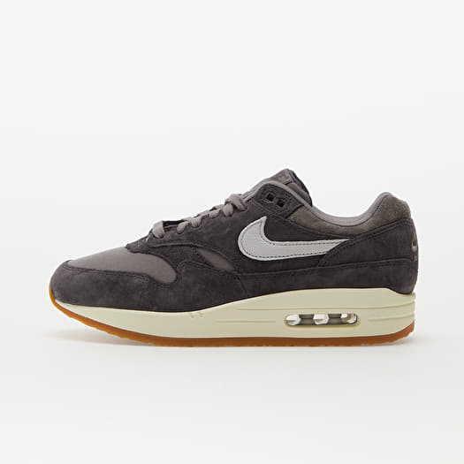Nike air max 1 suede zwart shop