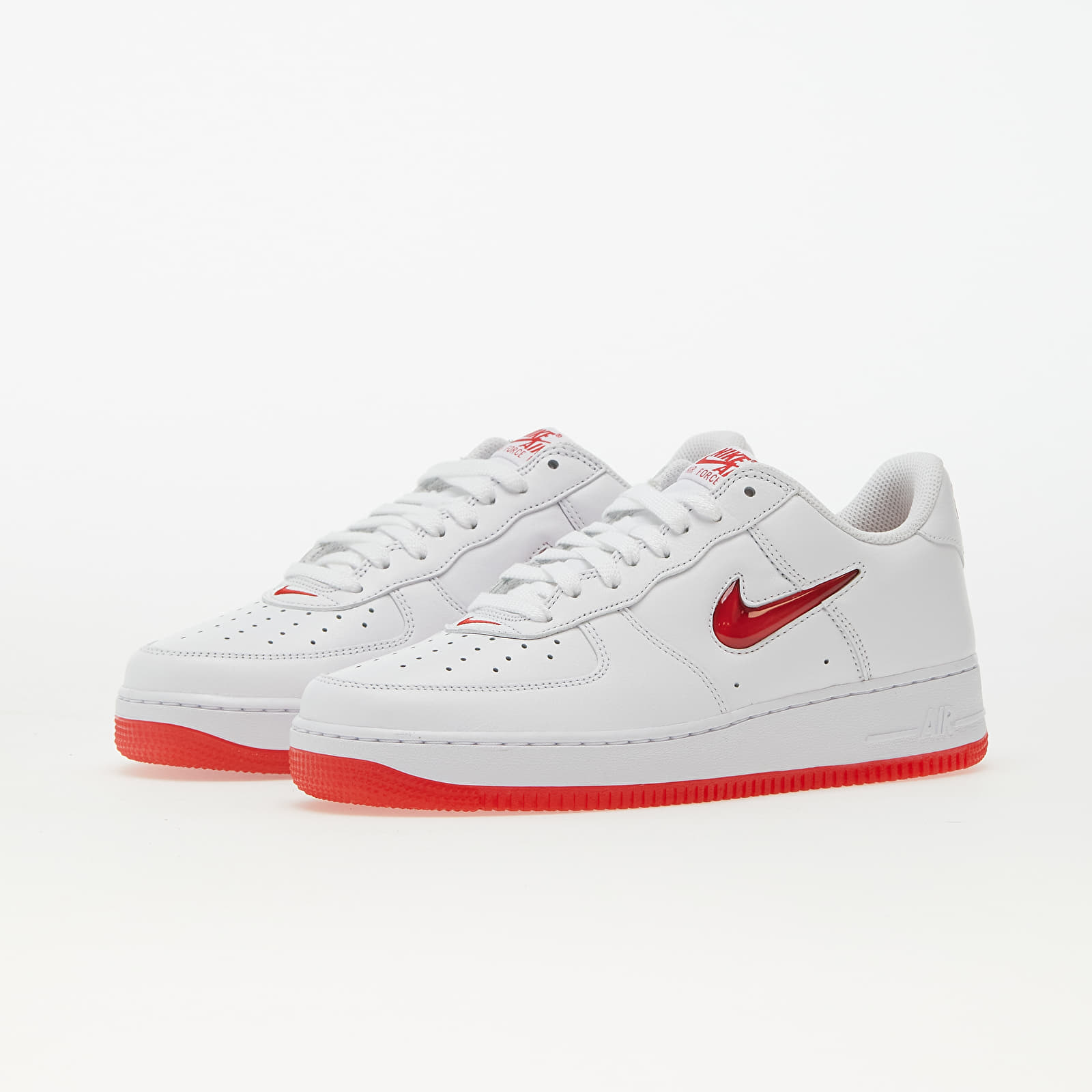 Men s sneakers and shoes Nike Air Force 1 Low Retro White University Red Queens