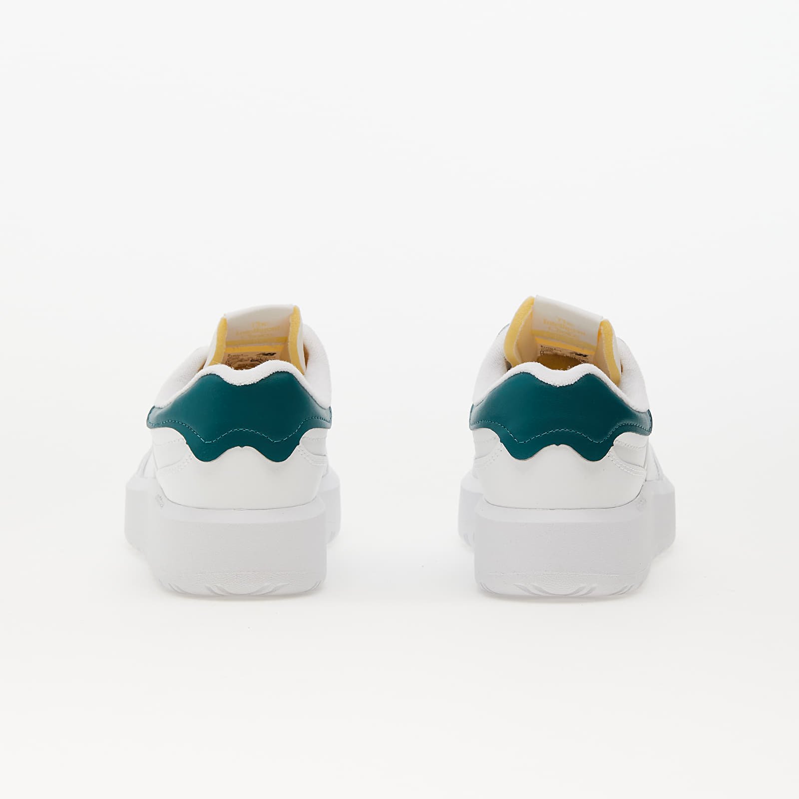Încălțăminte și sneakerși pentru bărbați New Balance CT302 White