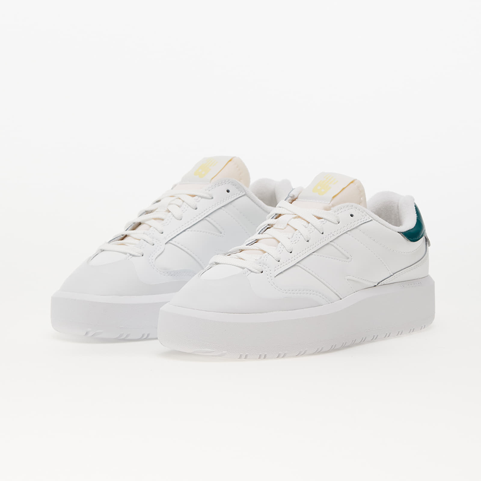 Încălțăminte și sneakerși pentru bărbați New Balance CT302 White