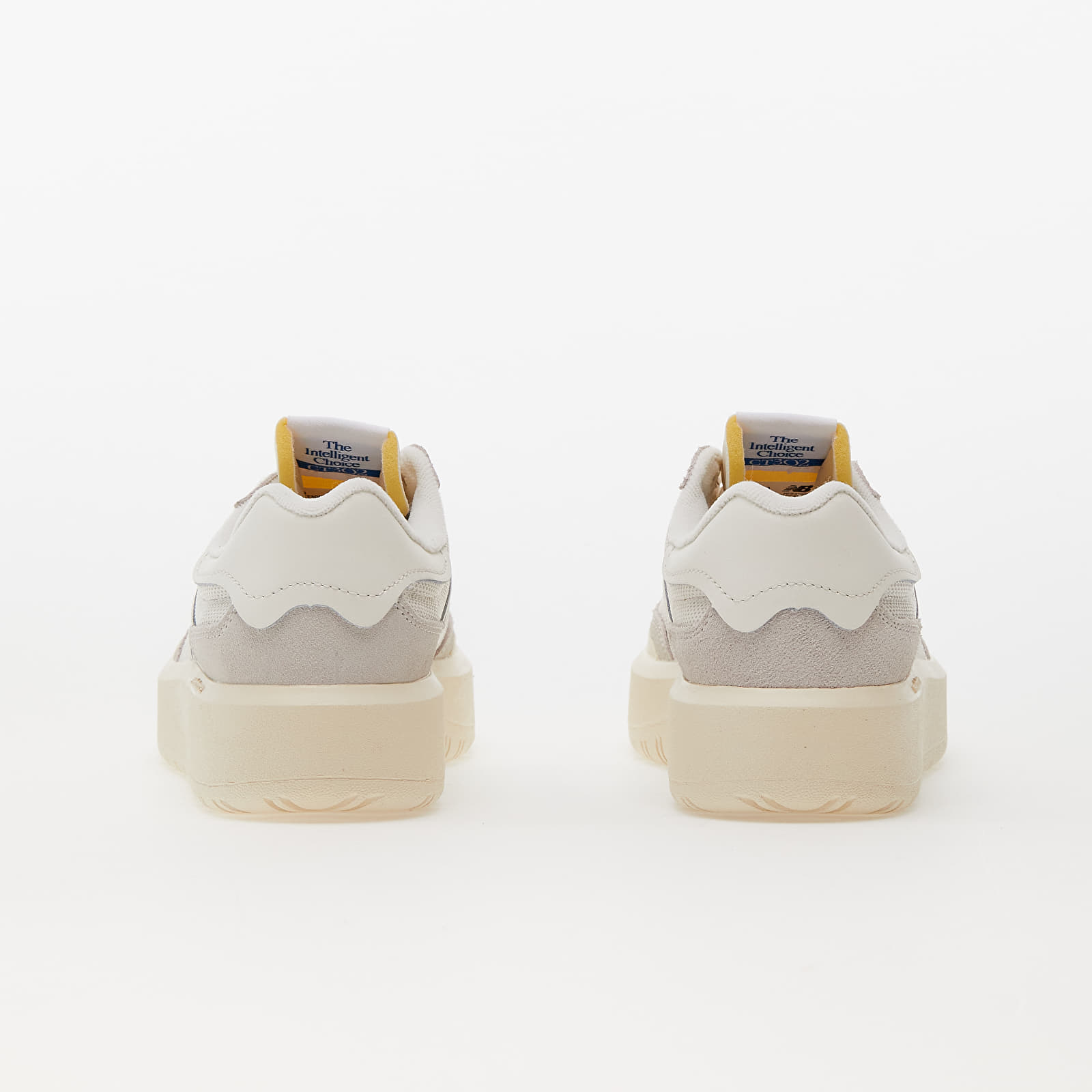 Adidași și pantofi pentru femei New Balance CT302 White