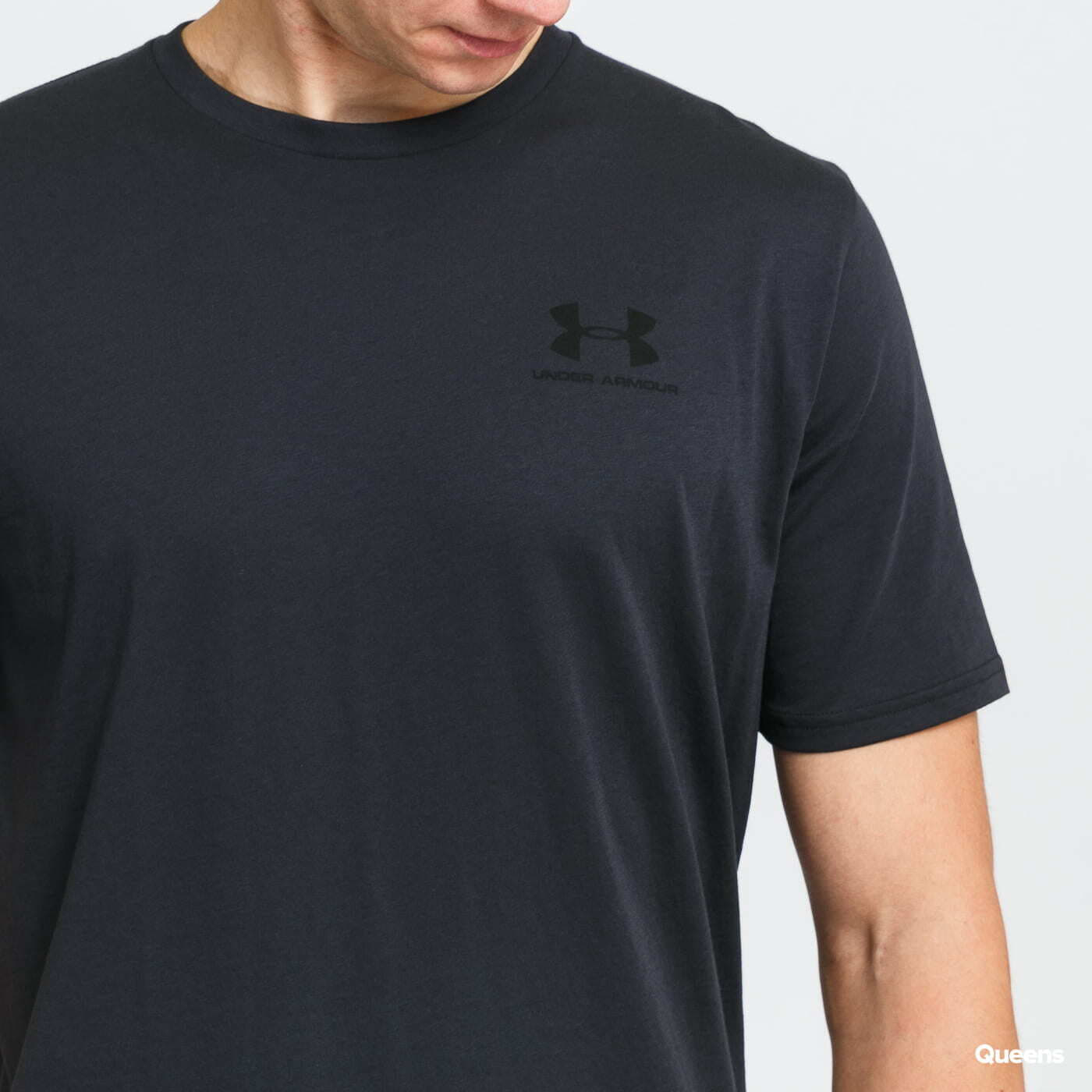 Camisetas Under Armour Sportstyle Left Chest SS Tee černé