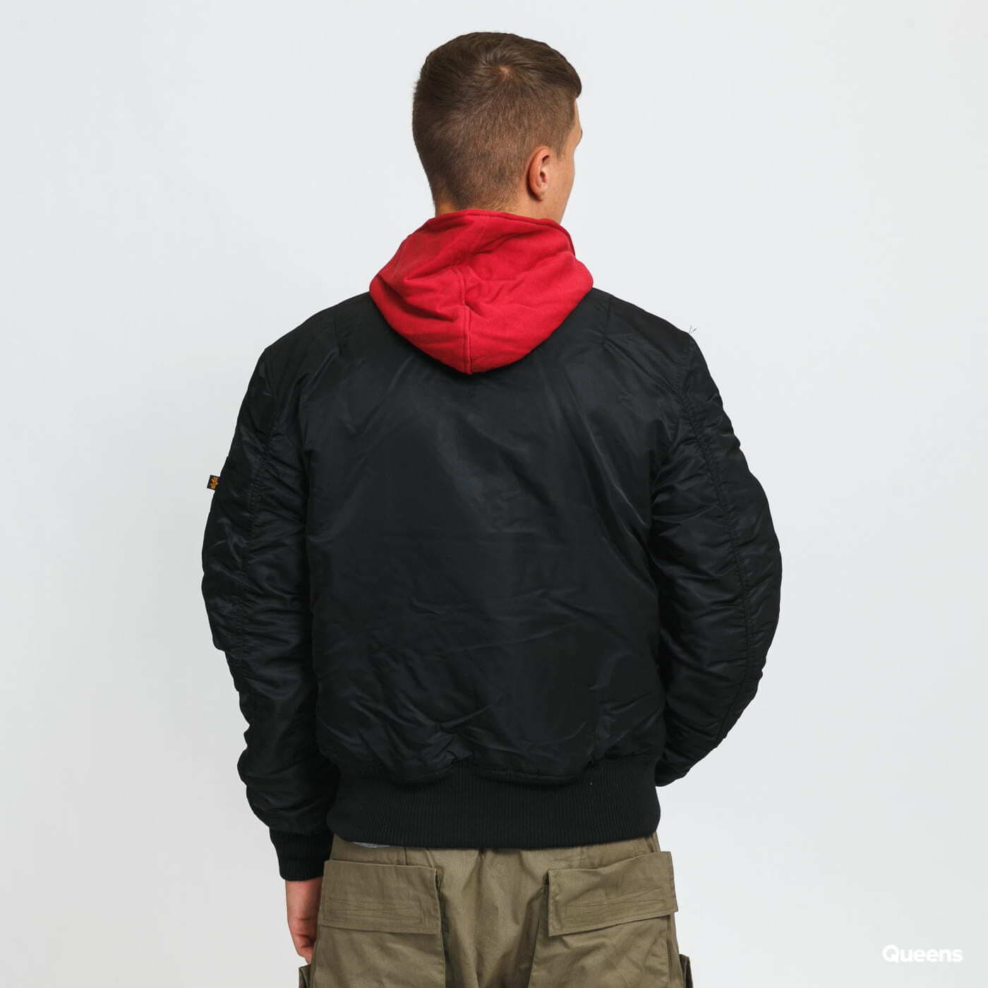 Jachete pentru bărbați Alpha Industries MA-1 D-Tec Sleeve Embroidery Black/ Red