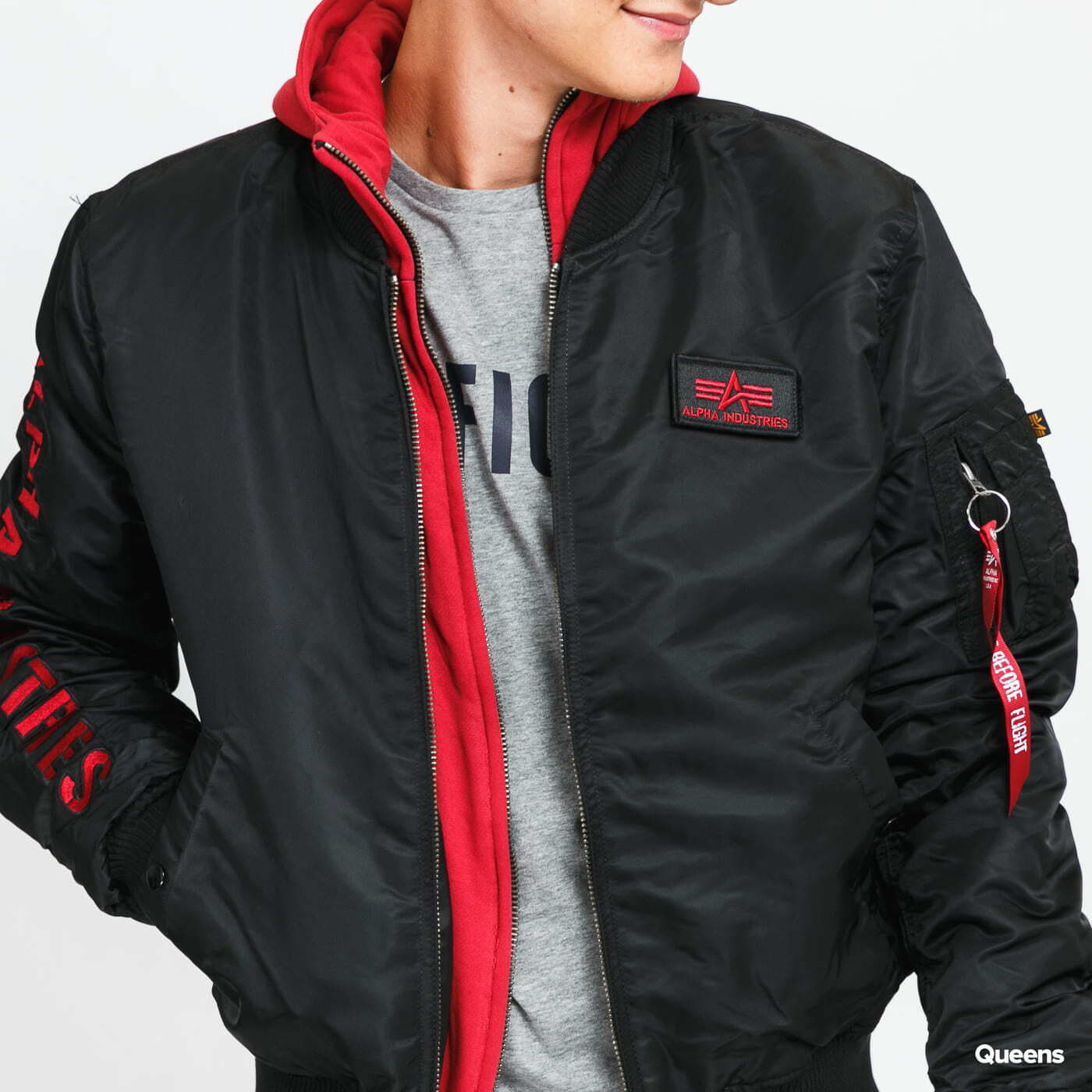 Jachete pentru bărbați Alpha Industries MA-1 D-Tec Sleeve Embroidery Black/ Red