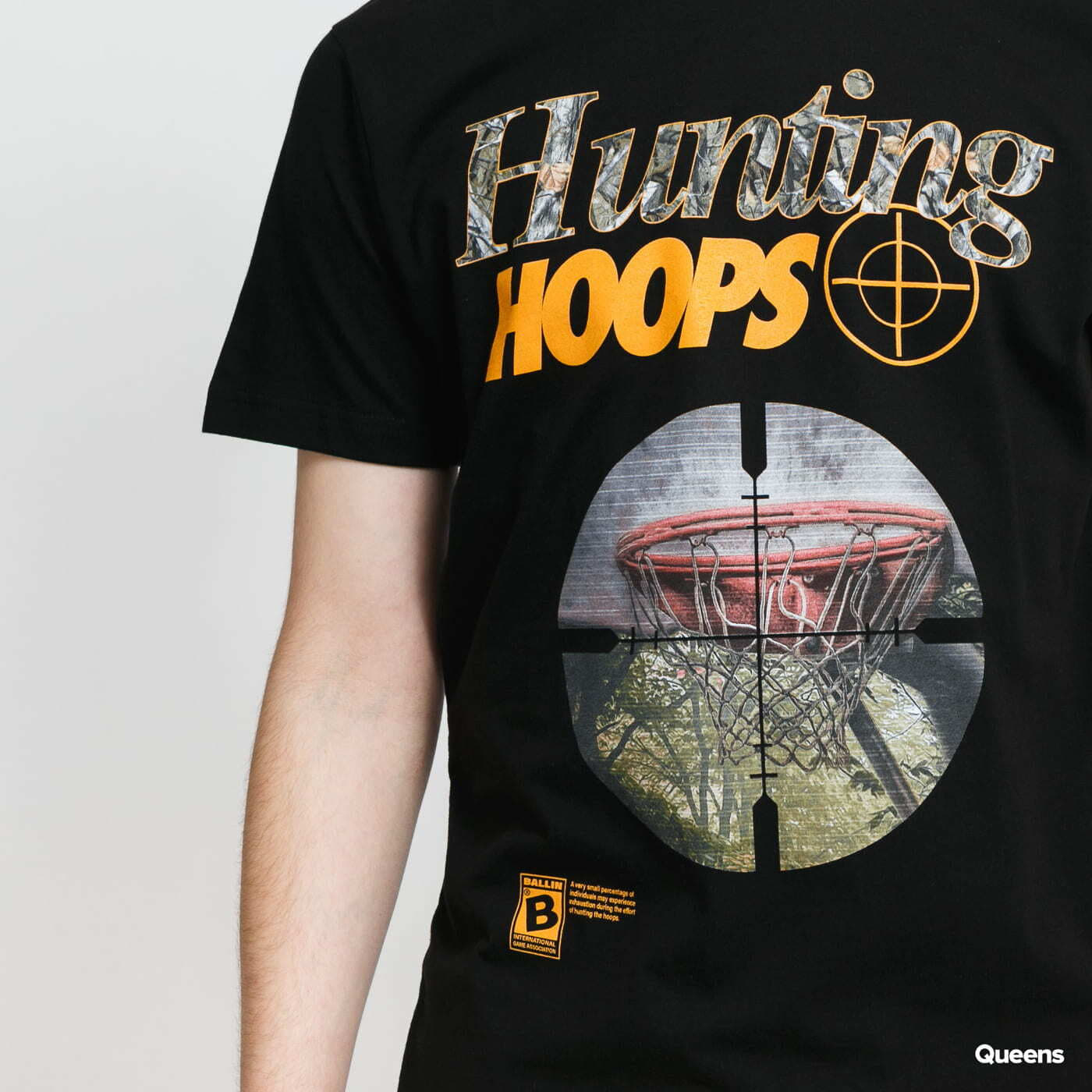 Trička Urban Classics Hunting Hoops Tee Black