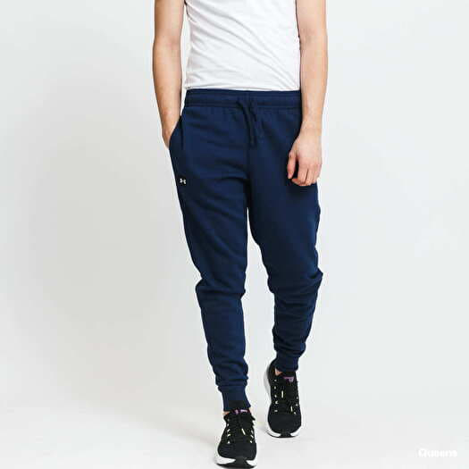 Under armour slim fit joggers best sale