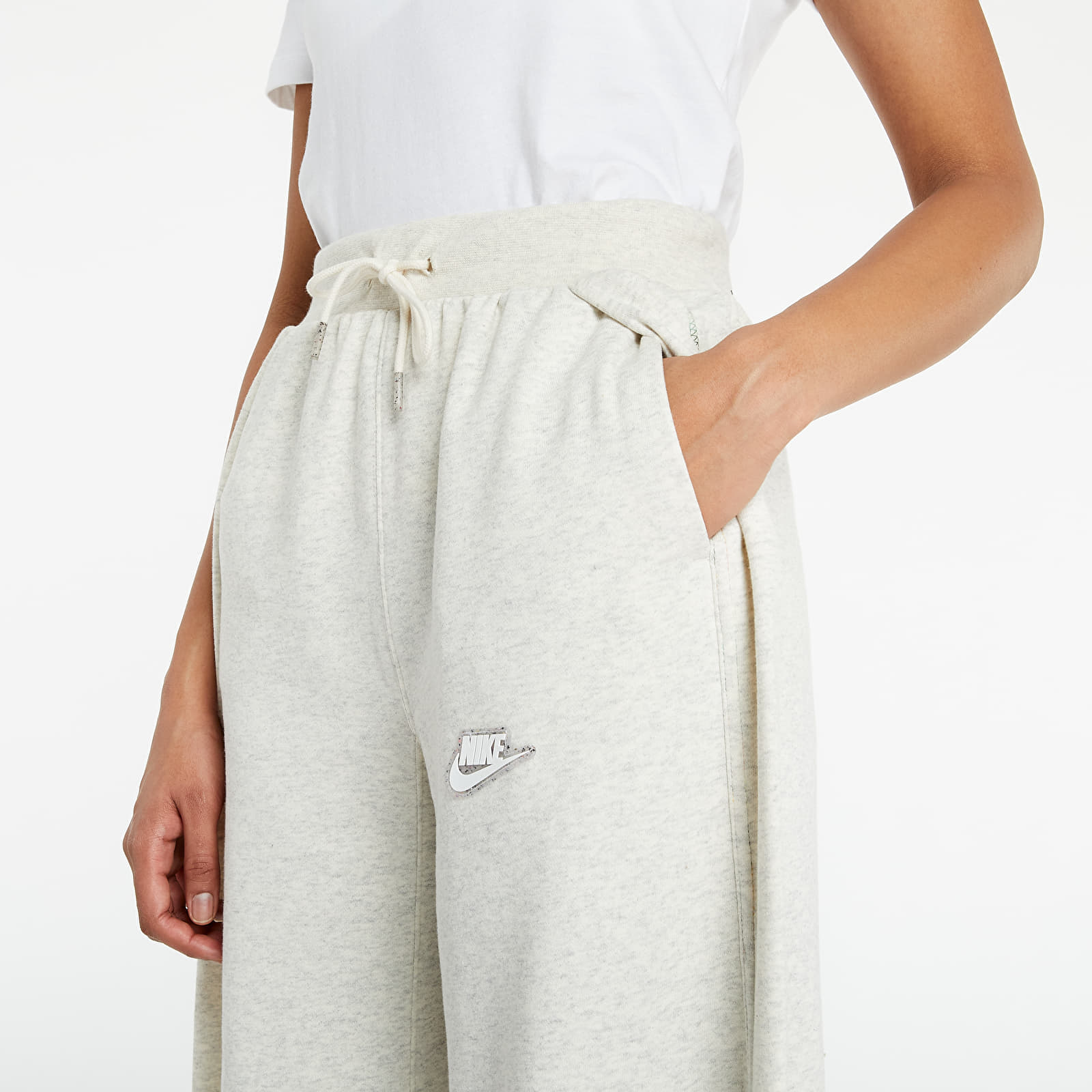 Tepláky Nike Sportswear W Pant Earth Day Mid-Rise Oatmeal Oatmeal Heather/ Light Bone/ White