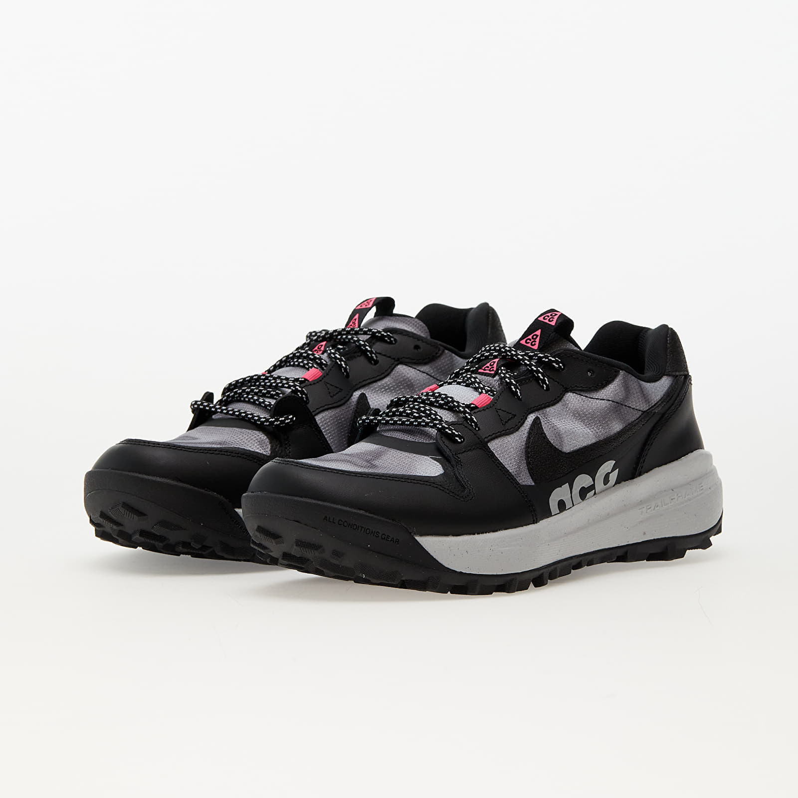 Adidași și pantofi pentru bărbați Nike ACG Lowcate SE Black/ Black-Hyper Pink-Wolf Grey
