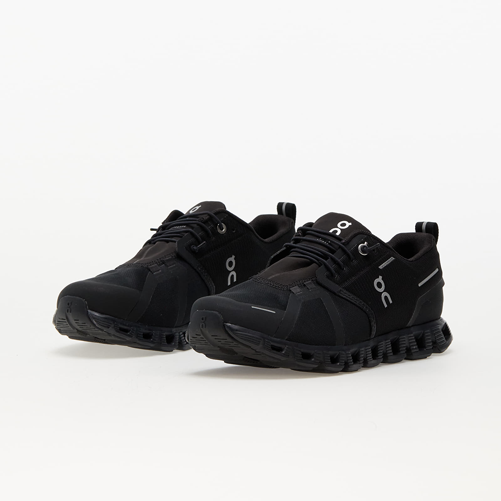Women's sneakers and shoes On W Cloud 5 Waterproof All Black
