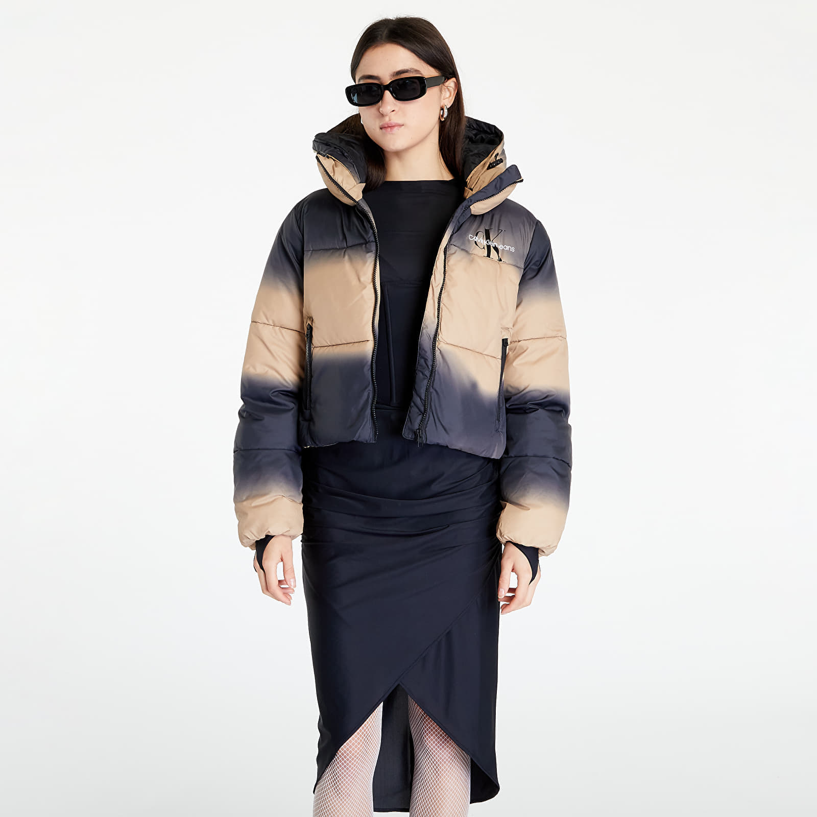 Jacken CALVIN KLEIN JEANS Gradient Puffer Jacket Gradient Aop Ck Black/ Camel