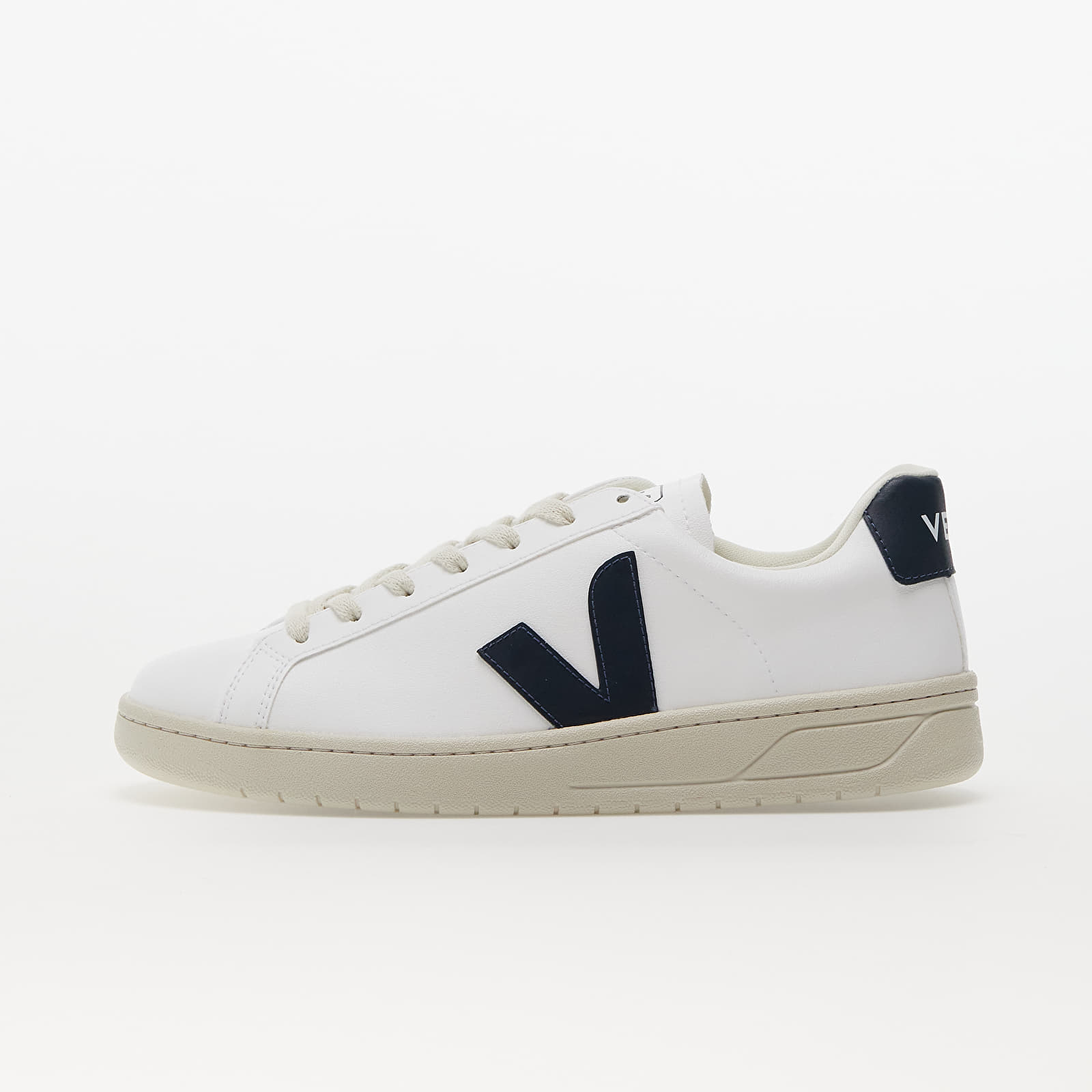 Men's sneakers and shoes Veja Urca CWL White/ Nautico
