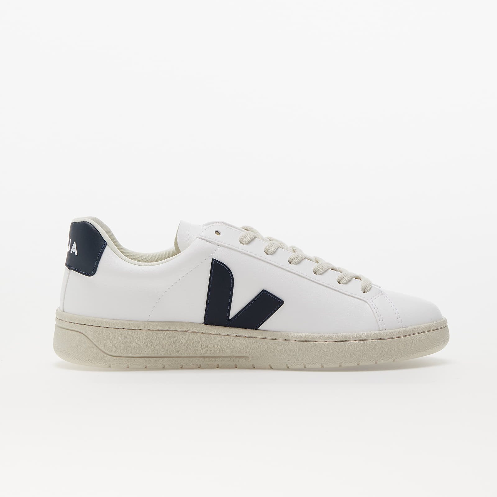 Men's sneakers and shoes Veja Urca CWL White/ Nautico