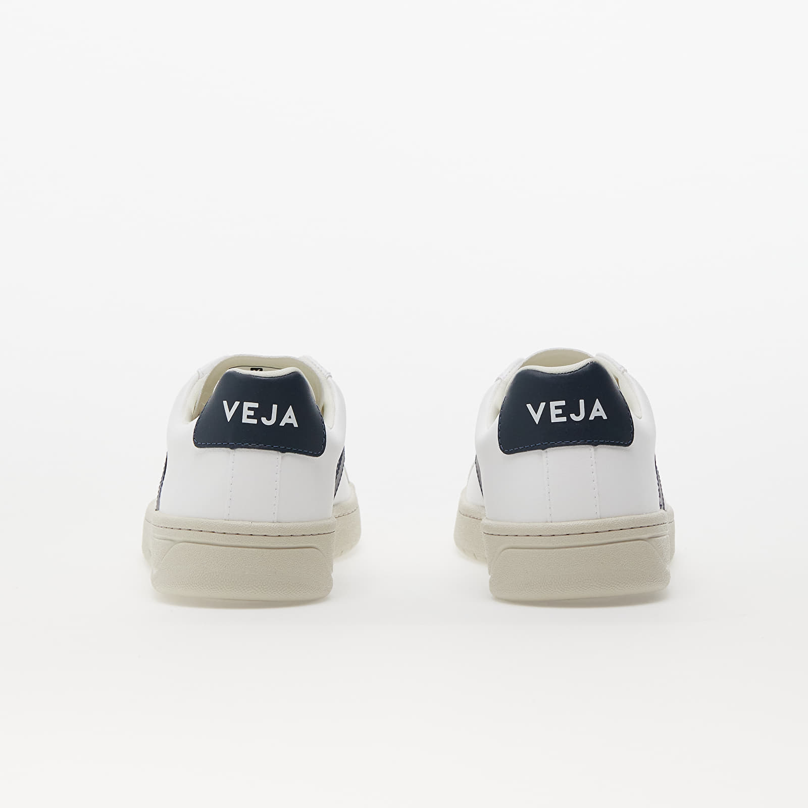 Men's sneakers and shoes Veja Urca CWL White/ Nautico