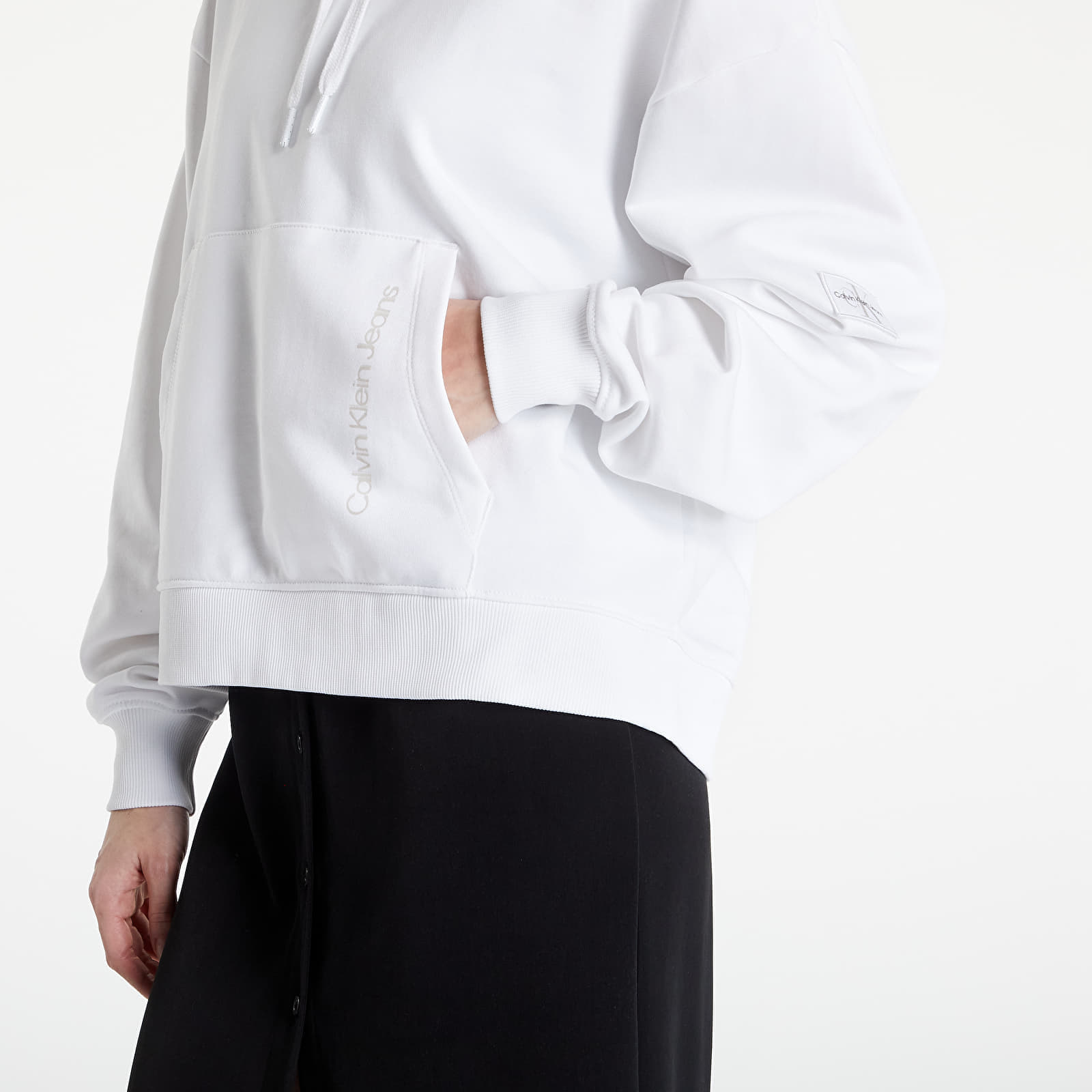 Calvin klein jeans deals white hoodie