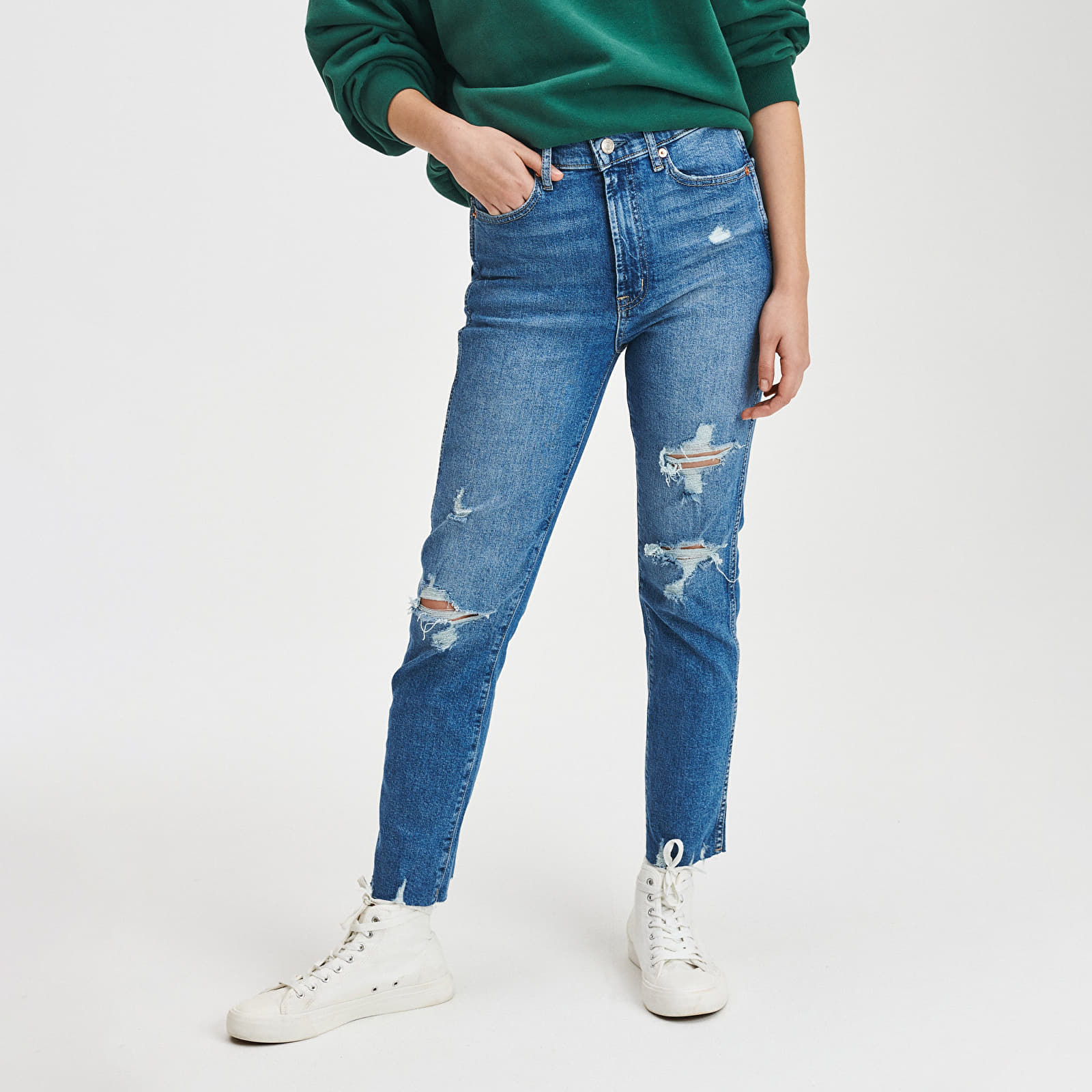 Mom jeans gap deals